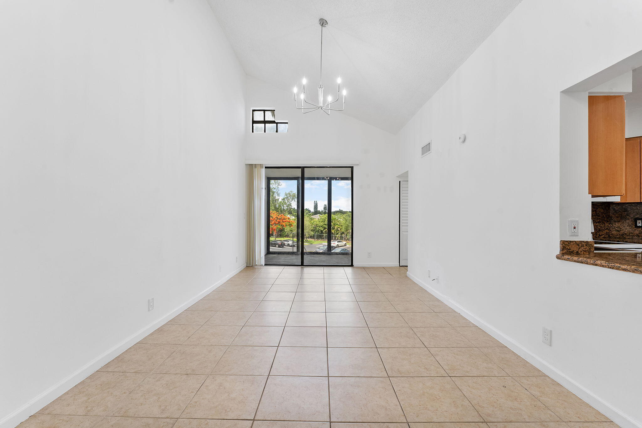 212 Lake Pointe #302, Oakland Park FL 33309