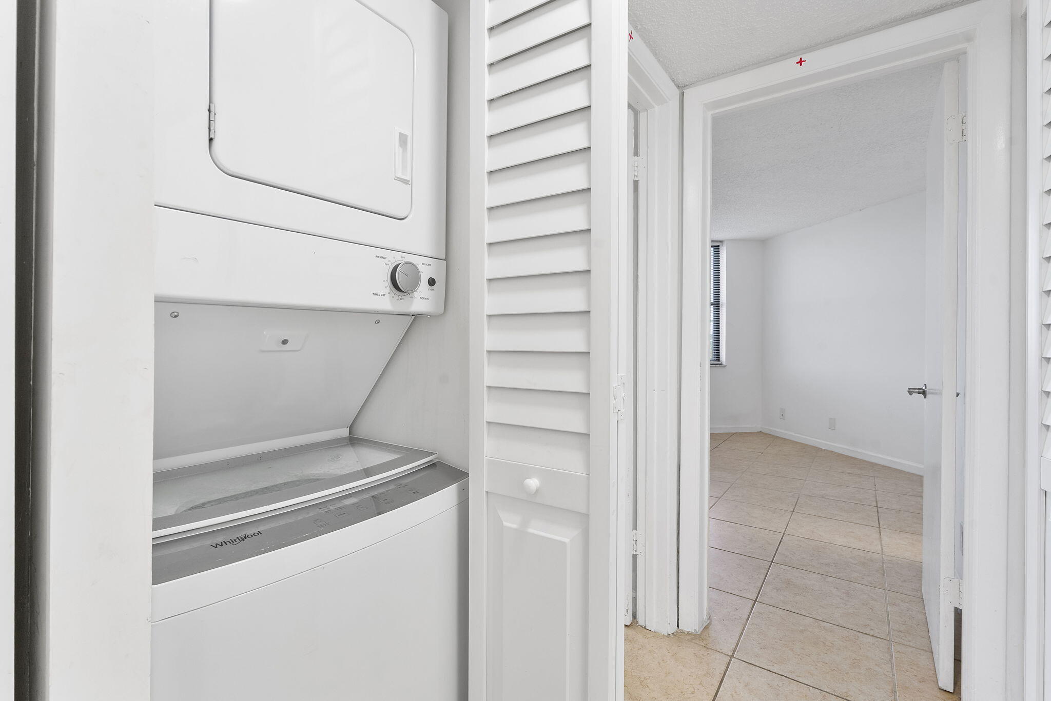 212 Lake Pointe #302, Oakland Park FL 33309