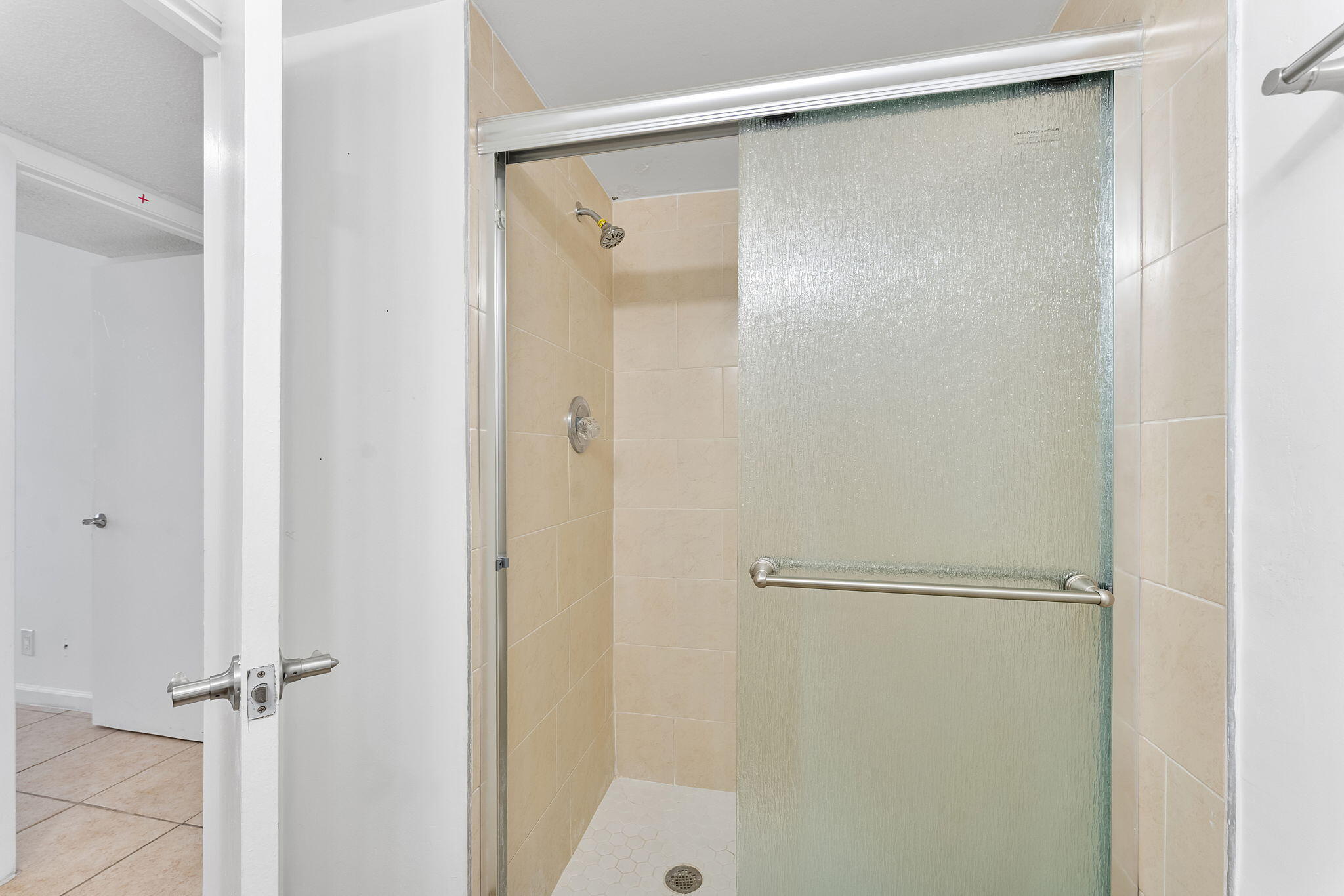 212 Lake Pointe #302, Oakland Park FL 33309