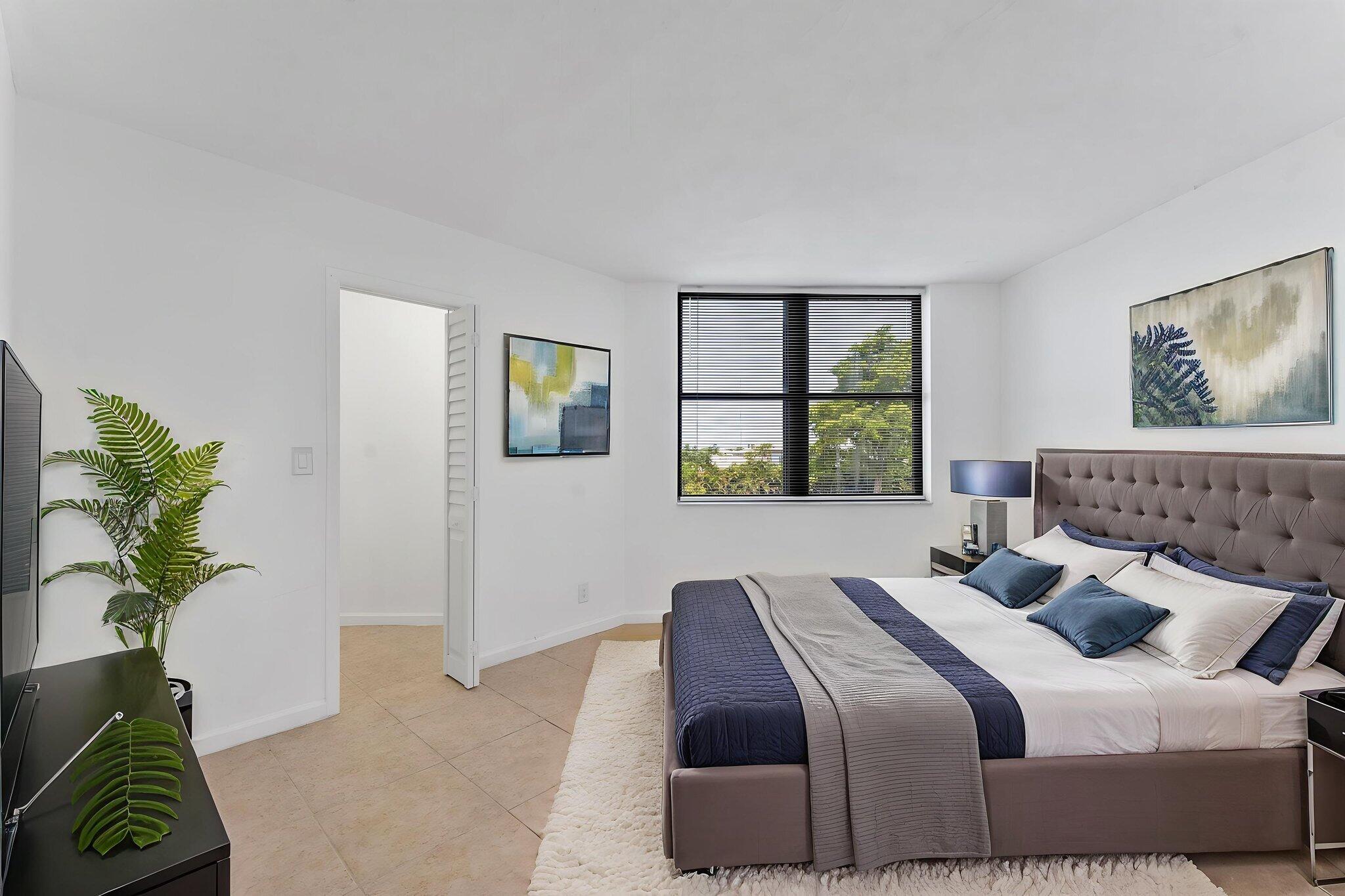 212 Lake Pointe #302, Oakland Park FL 33309