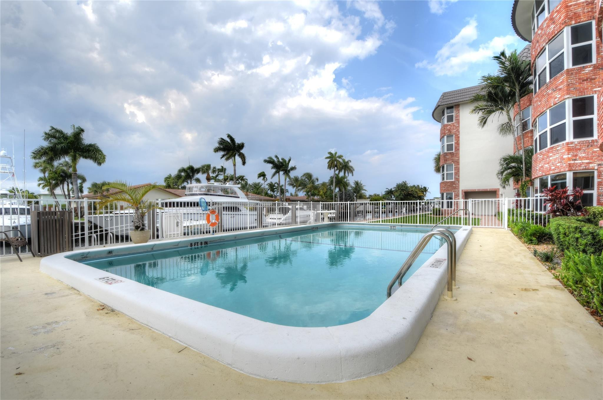 3111 NE 51st #405c, Fort Lauderdale FL 33308