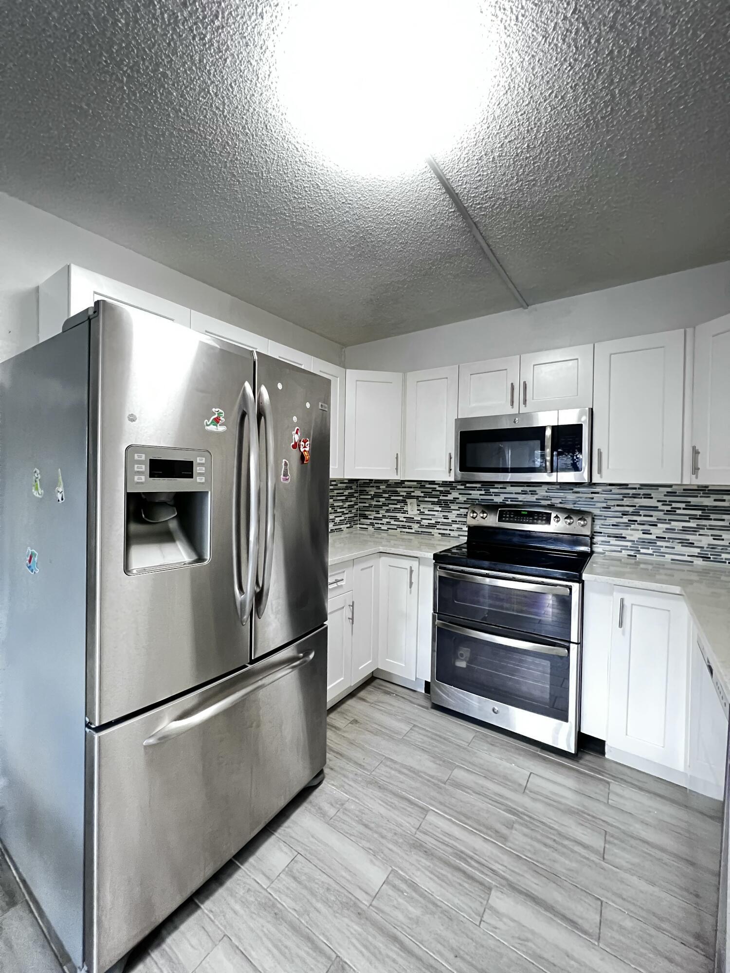 295 Woodland, Palm Springs FL 33461
