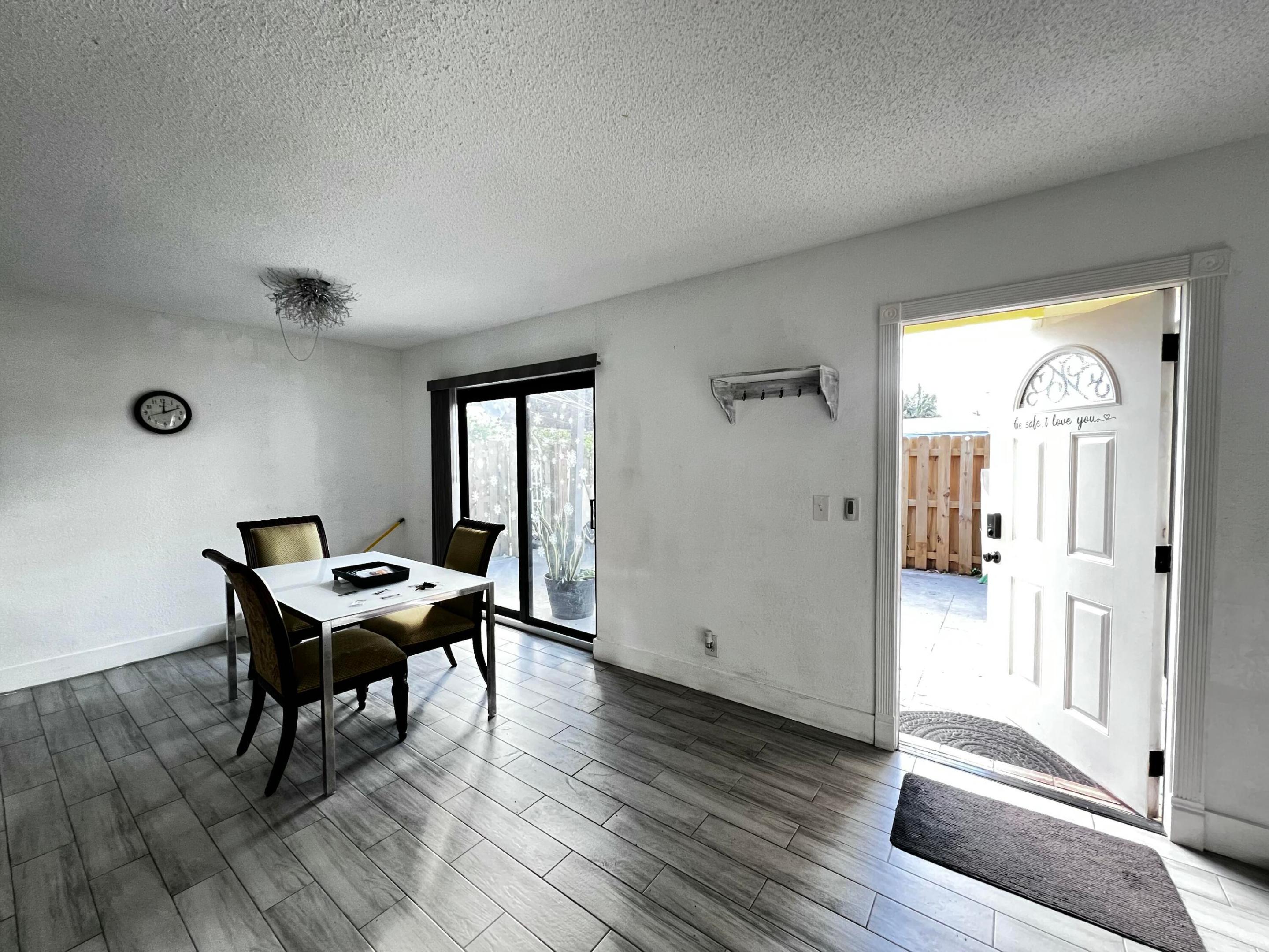 295 Woodland, Palm Springs FL 33461