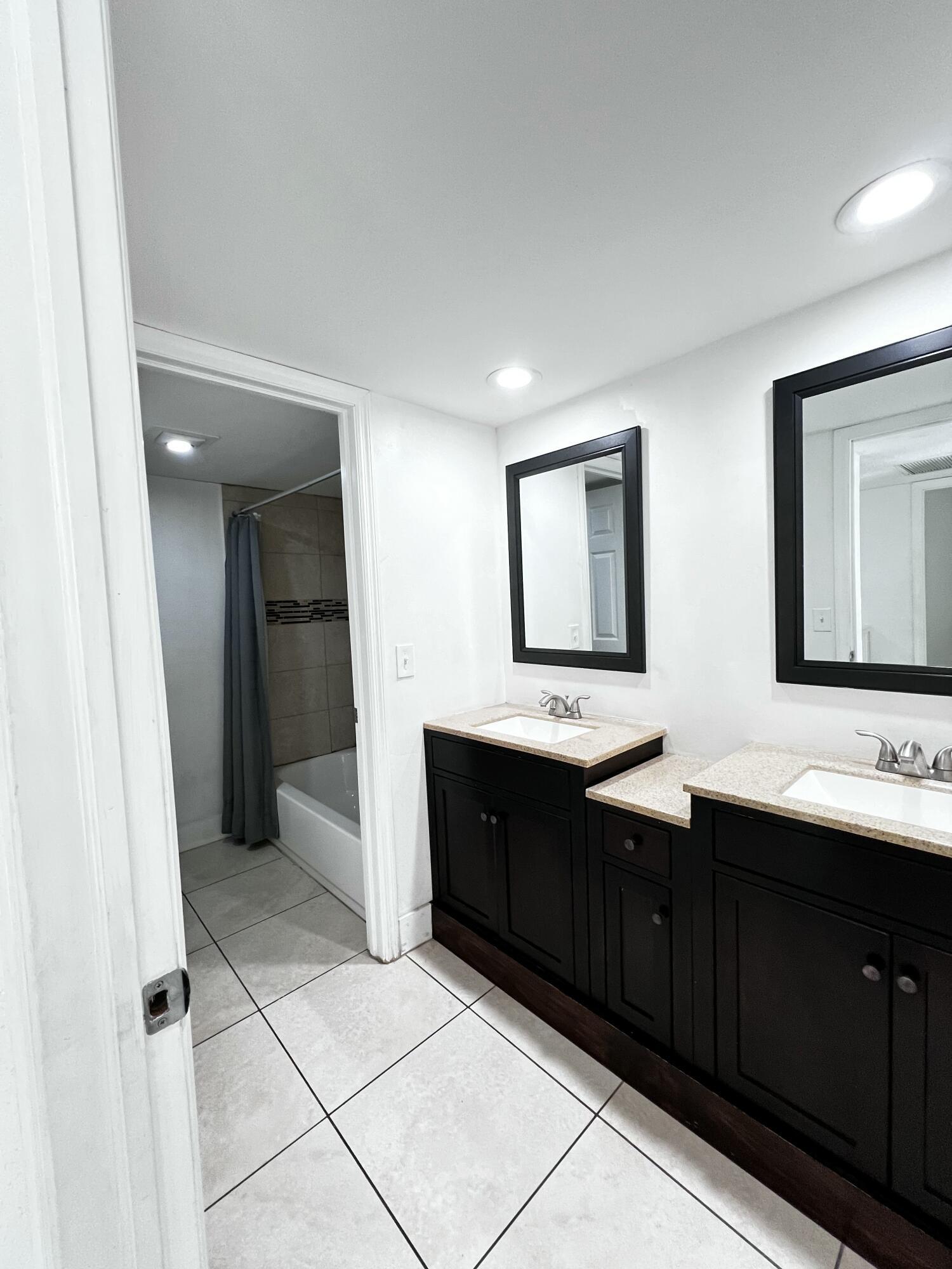 295 Woodland, Palm Springs FL 33461