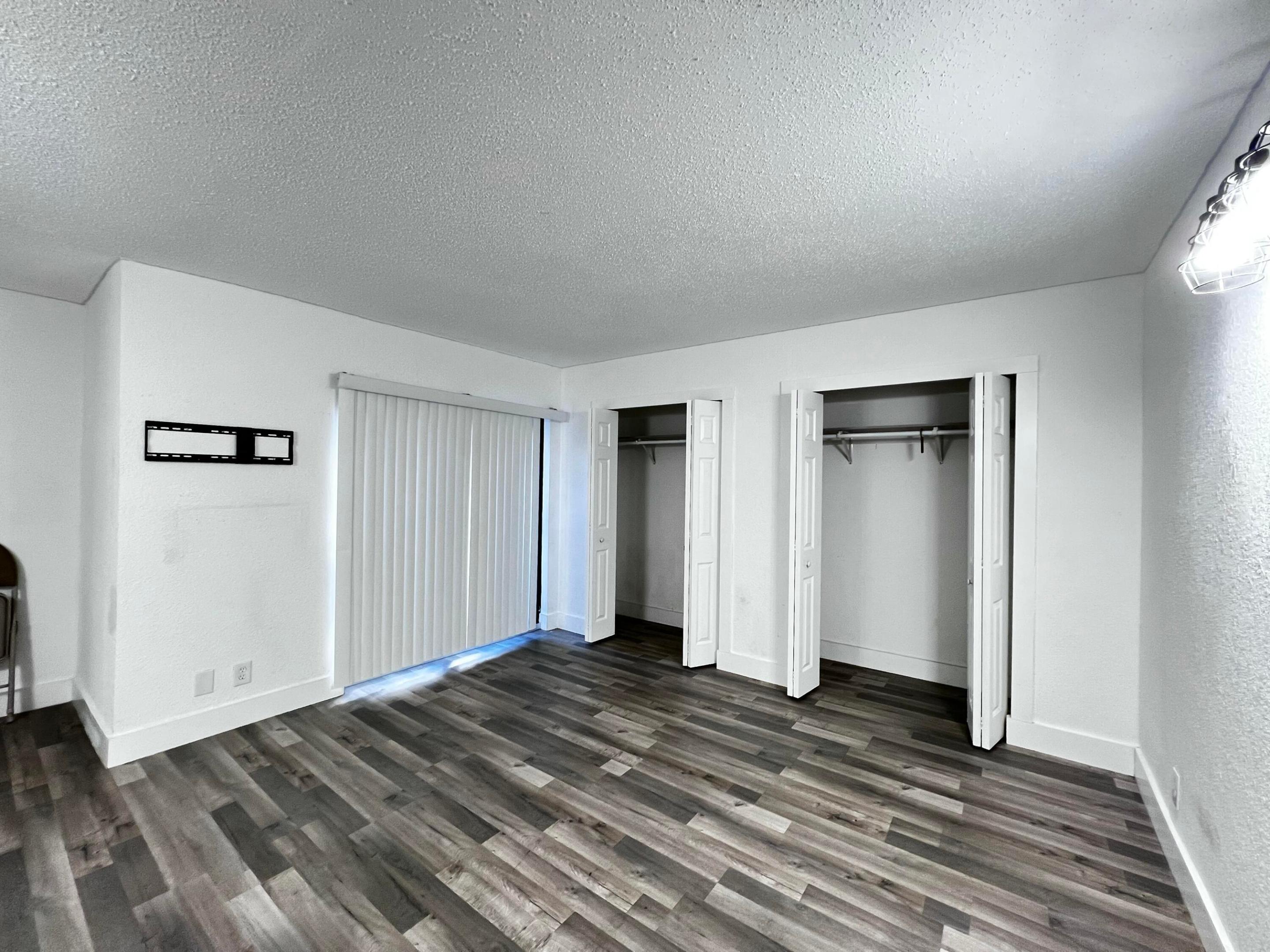 295 Woodland, Palm Springs FL 33461