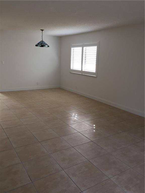 331 Lakeview #201, Weston FL 33326