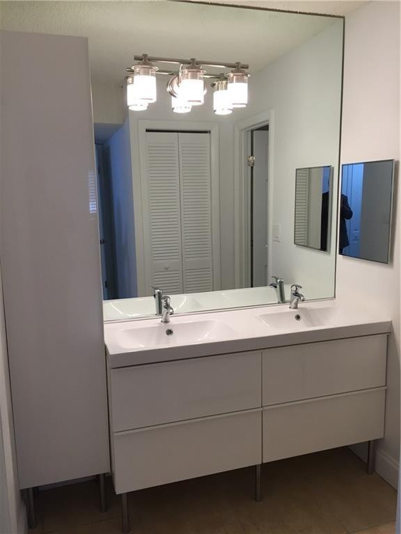 331 Lakeview #201, Weston FL 33326