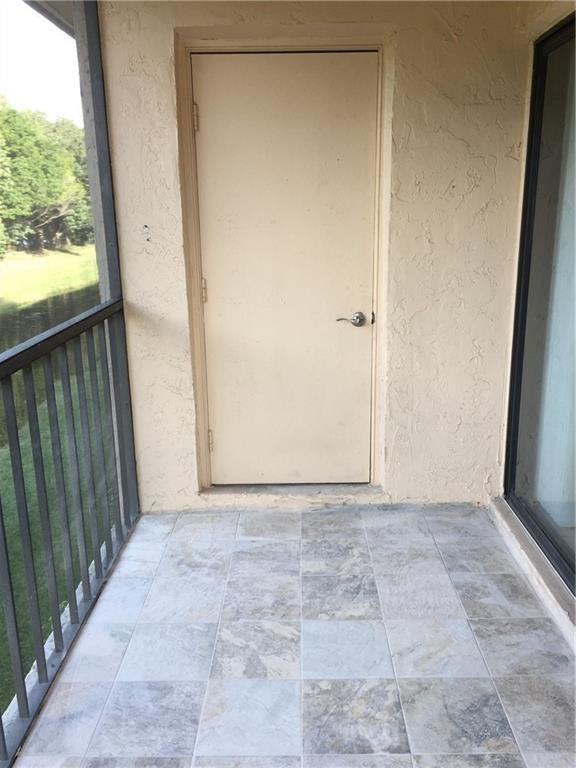 331 Lakeview #201, Weston FL 33326