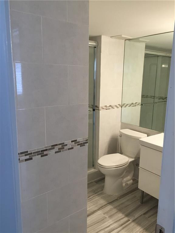 331 Lakeview #201, Weston FL 33326