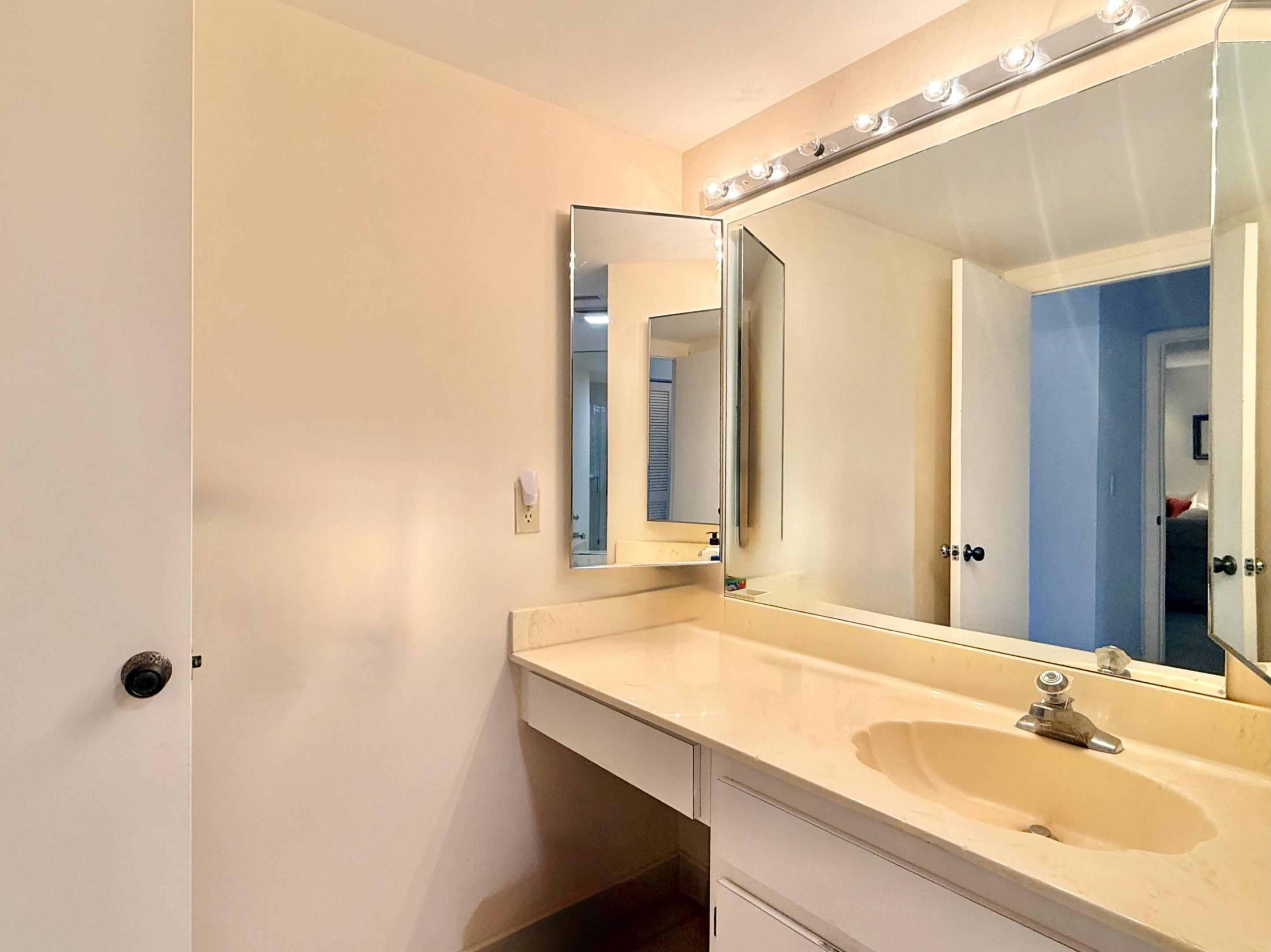 19 Westgate #19f, Boynton Beach FL 33436