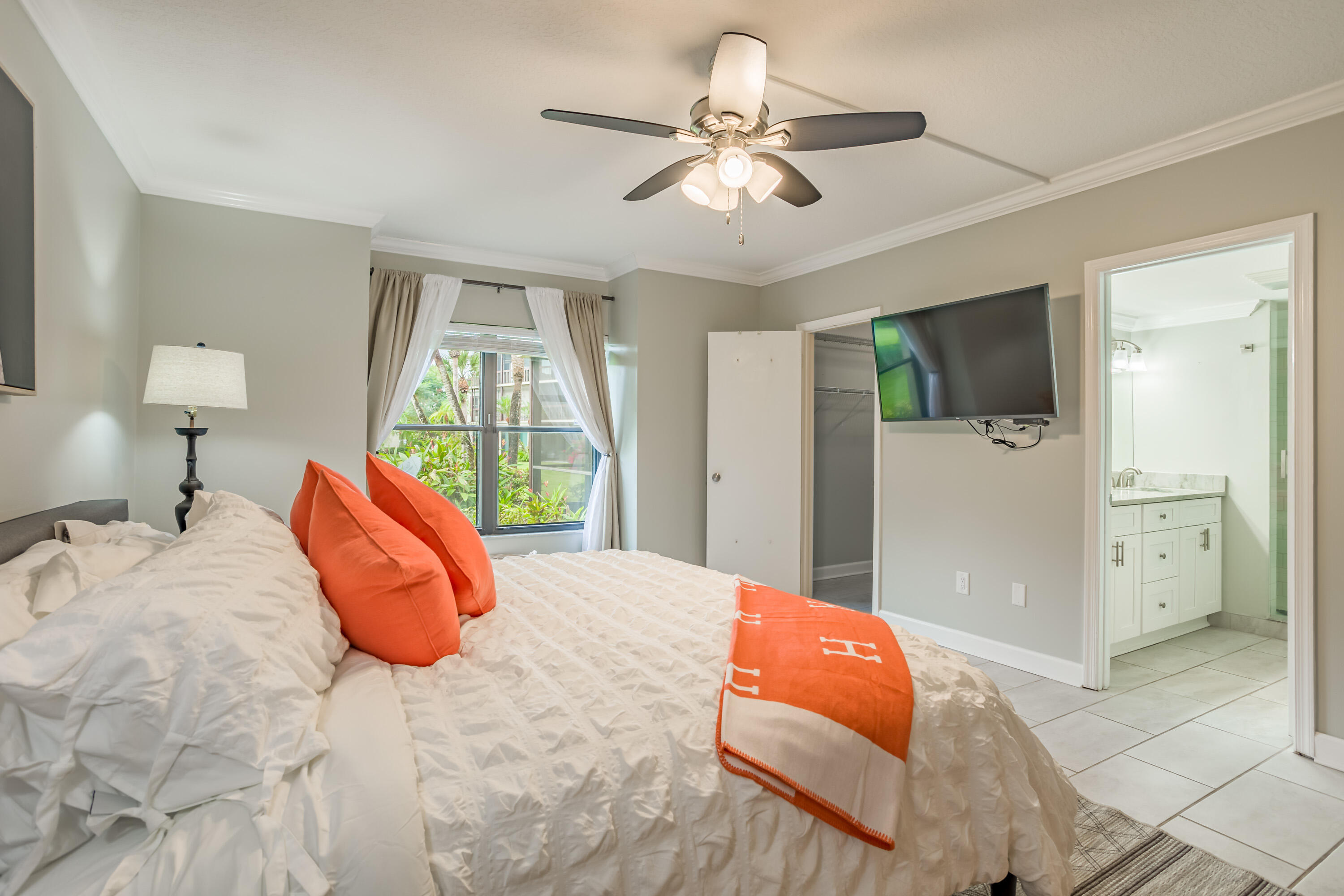13329 Polo Club #104, Wellington FL 33414