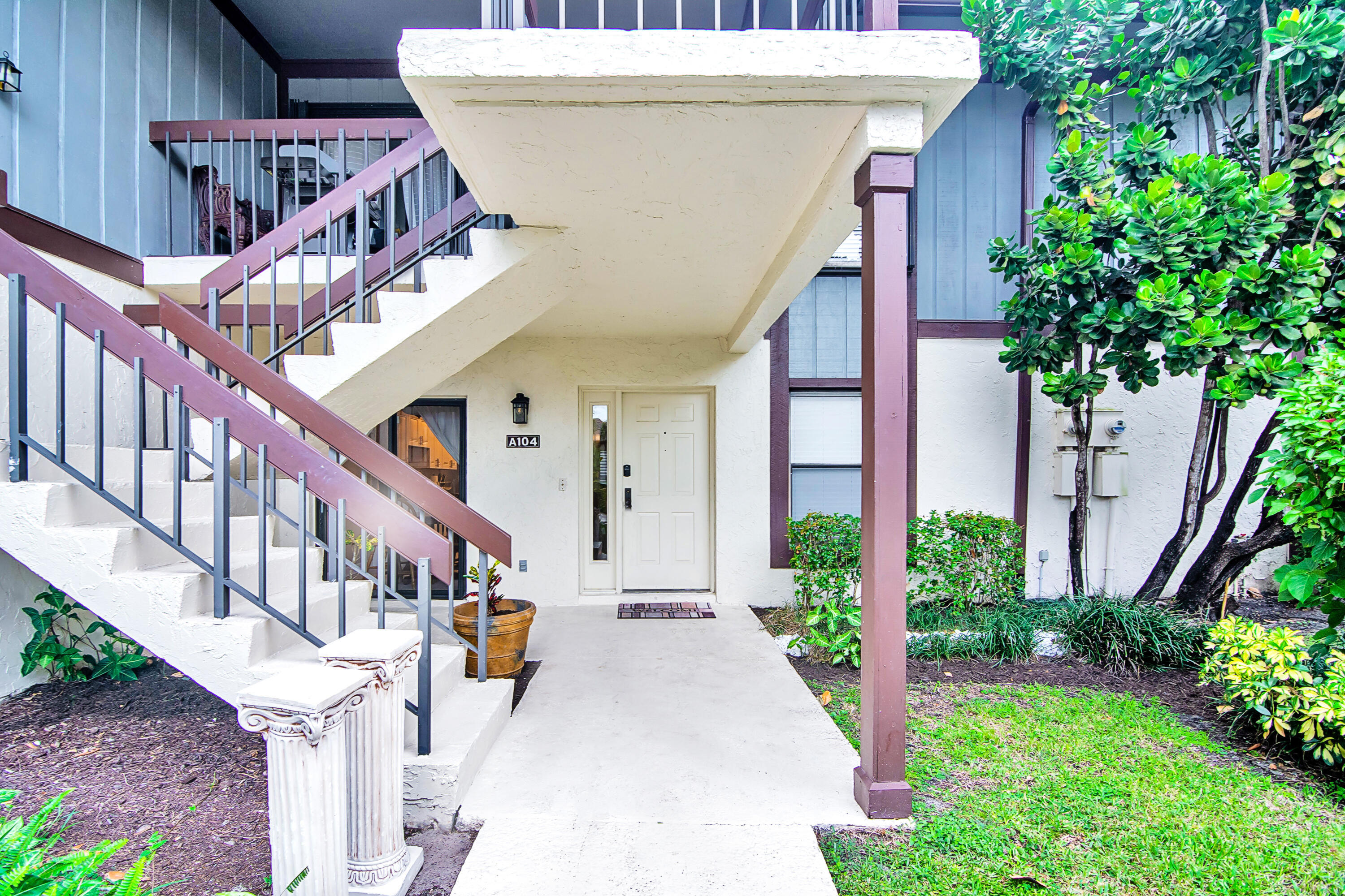 13329 Polo Club #104, Wellington FL 33414
