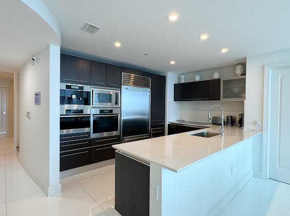 17001 Collins #4204, Sunny Isles Beach FL 33160