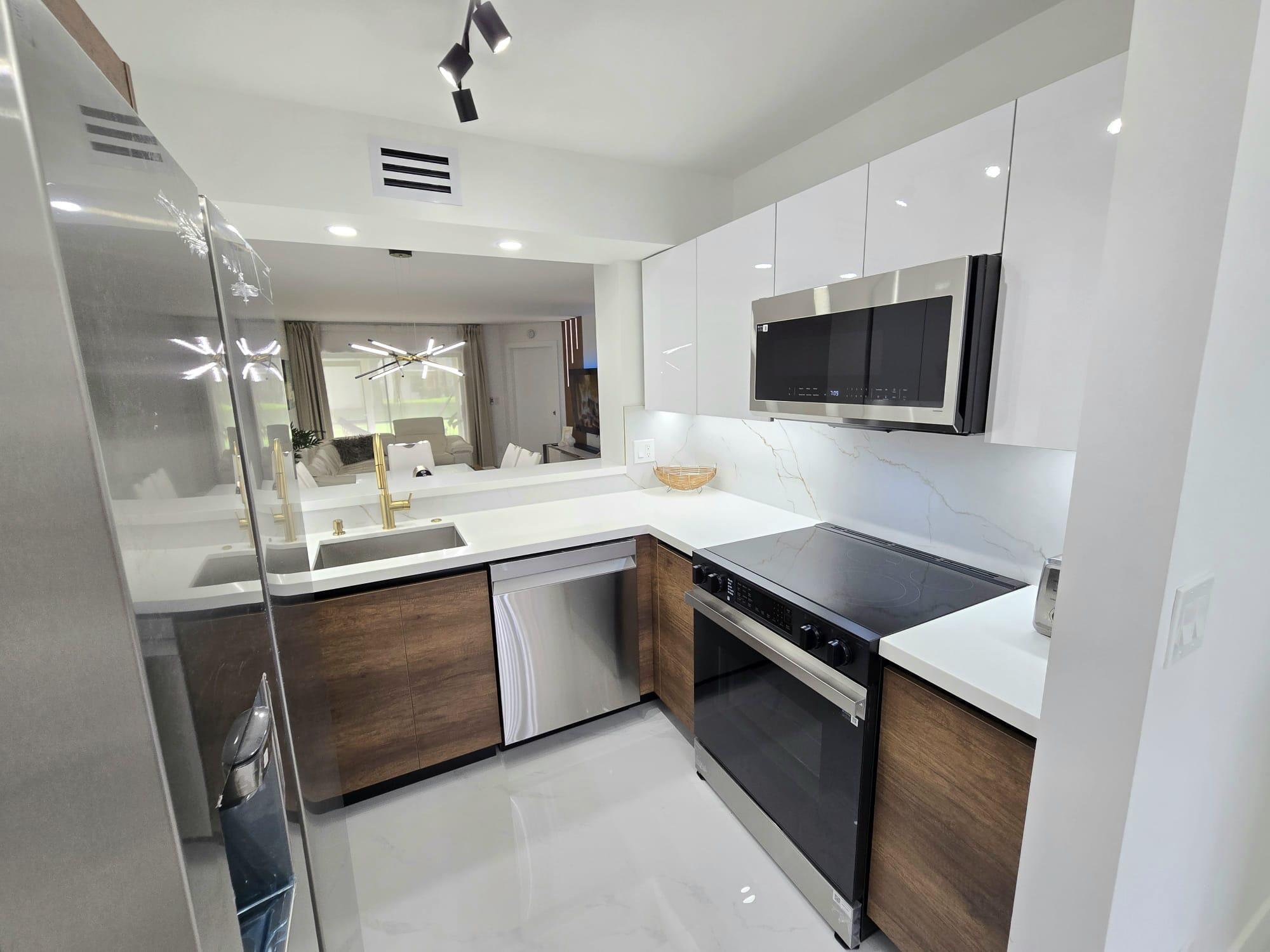 5577 Courtyard, Margate FL 33063