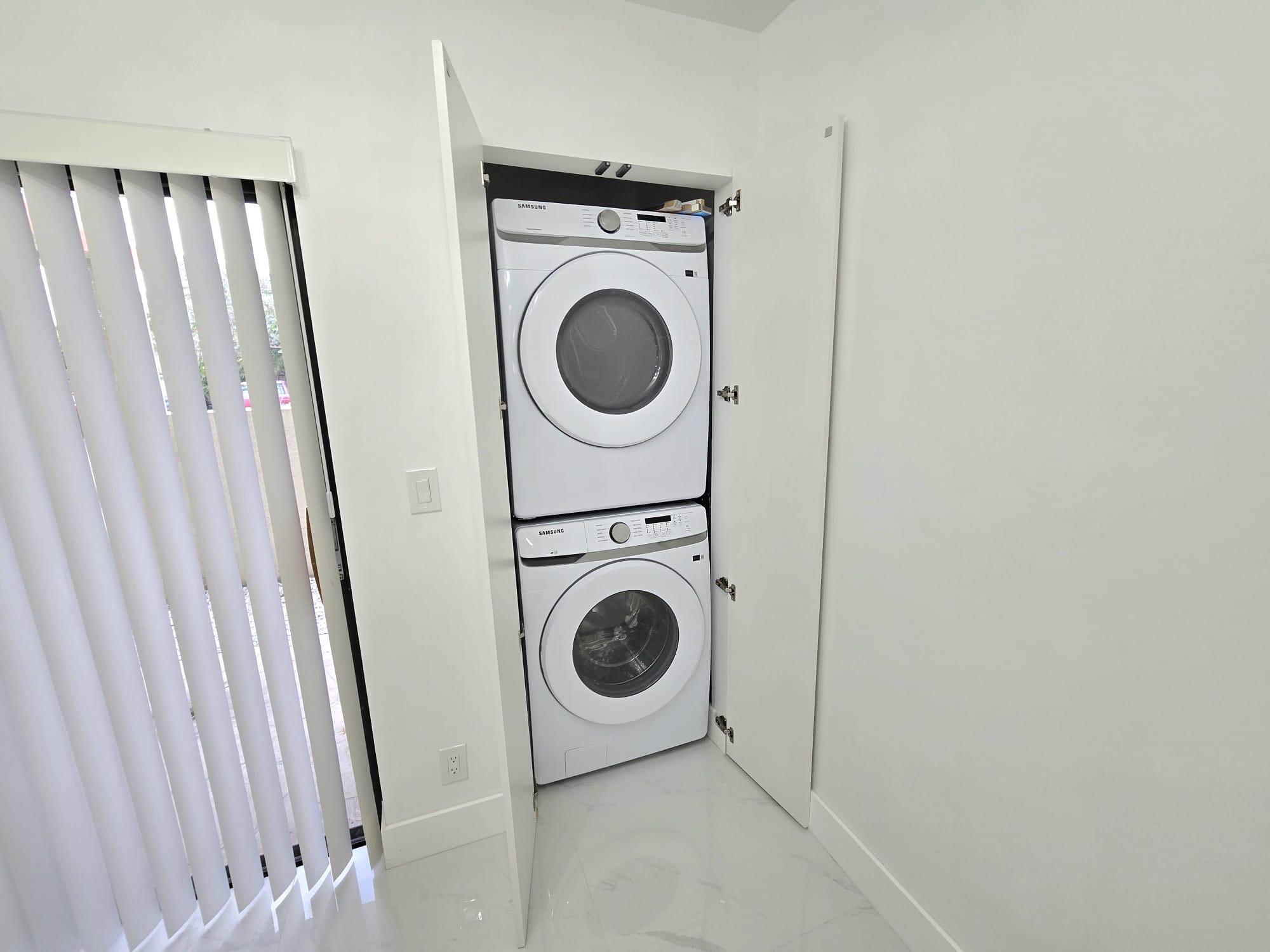 5577 Courtyard, Margate FL 33063