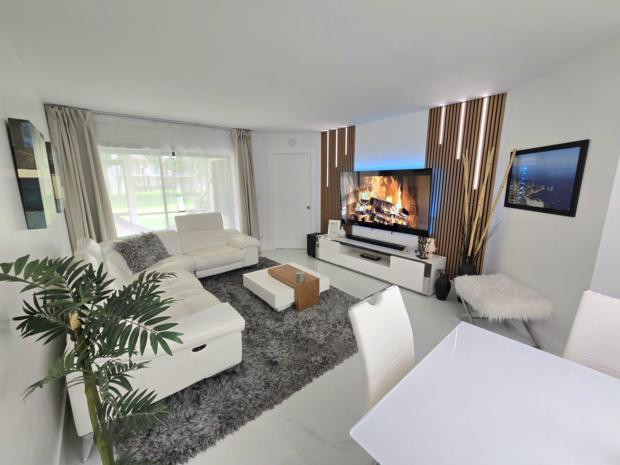 5577 Courtyard, Margate FL 33063