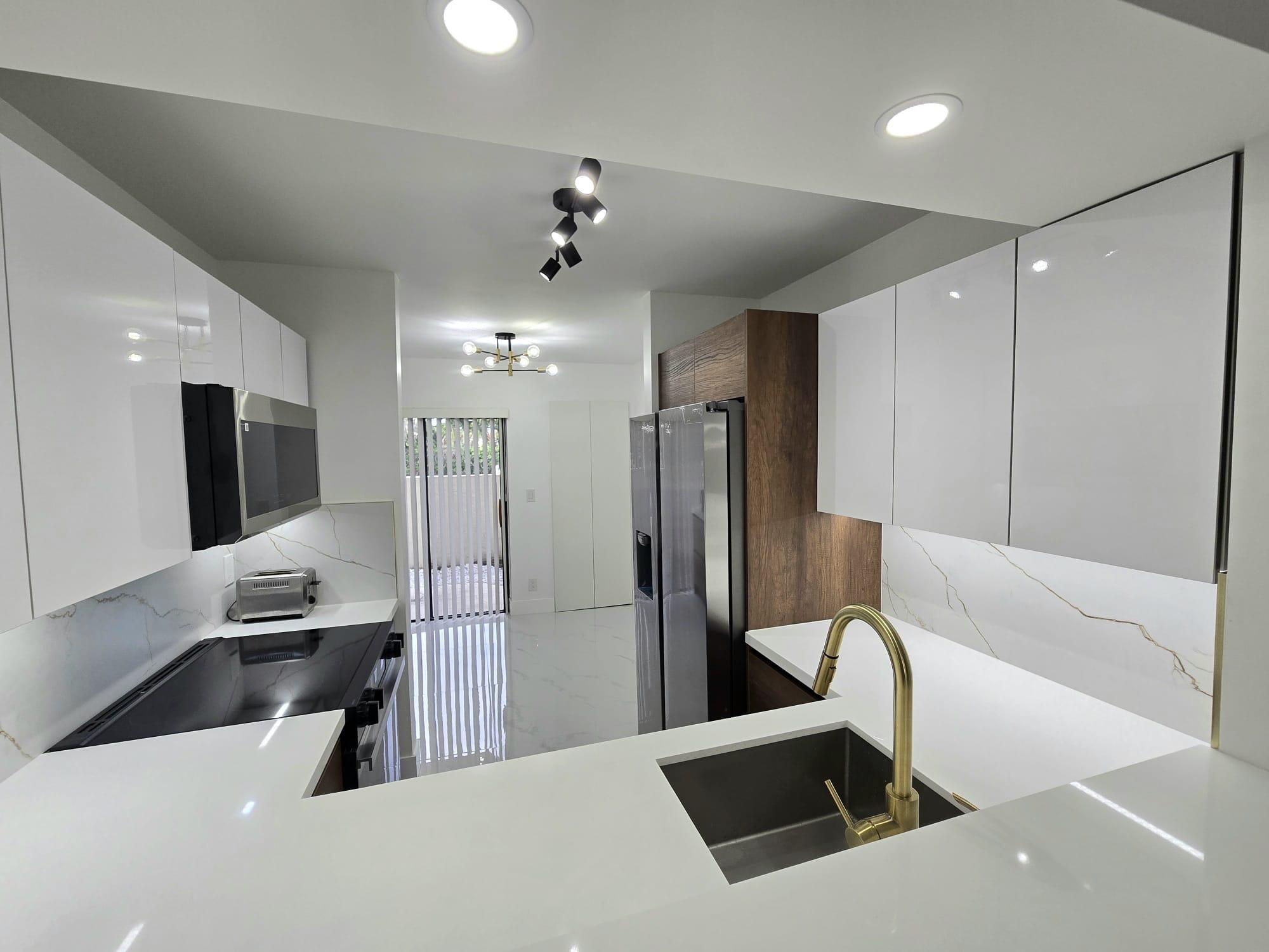 5577 Courtyard, Margate FL 33063