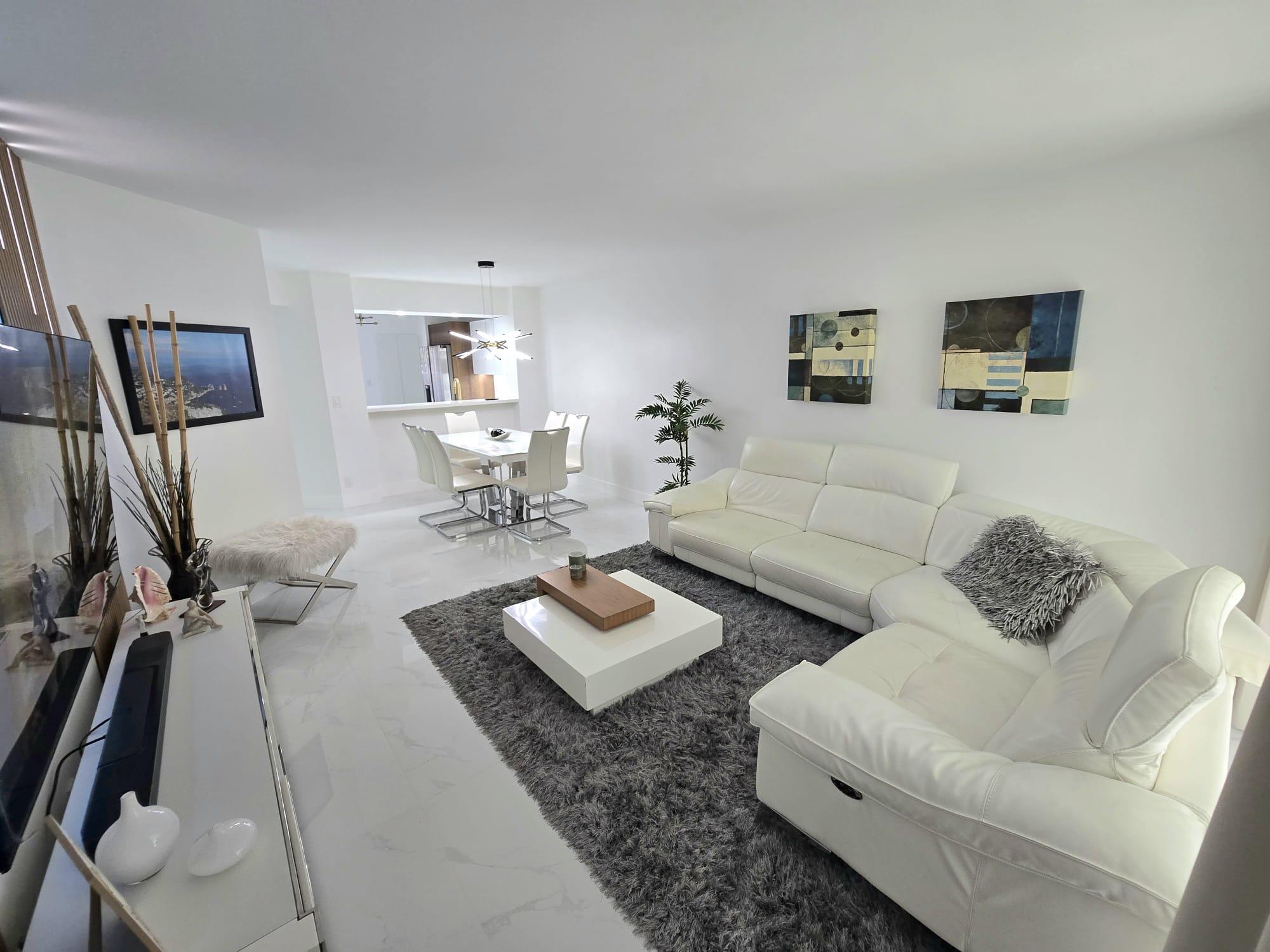 5577 Courtyard, Margate FL 33063