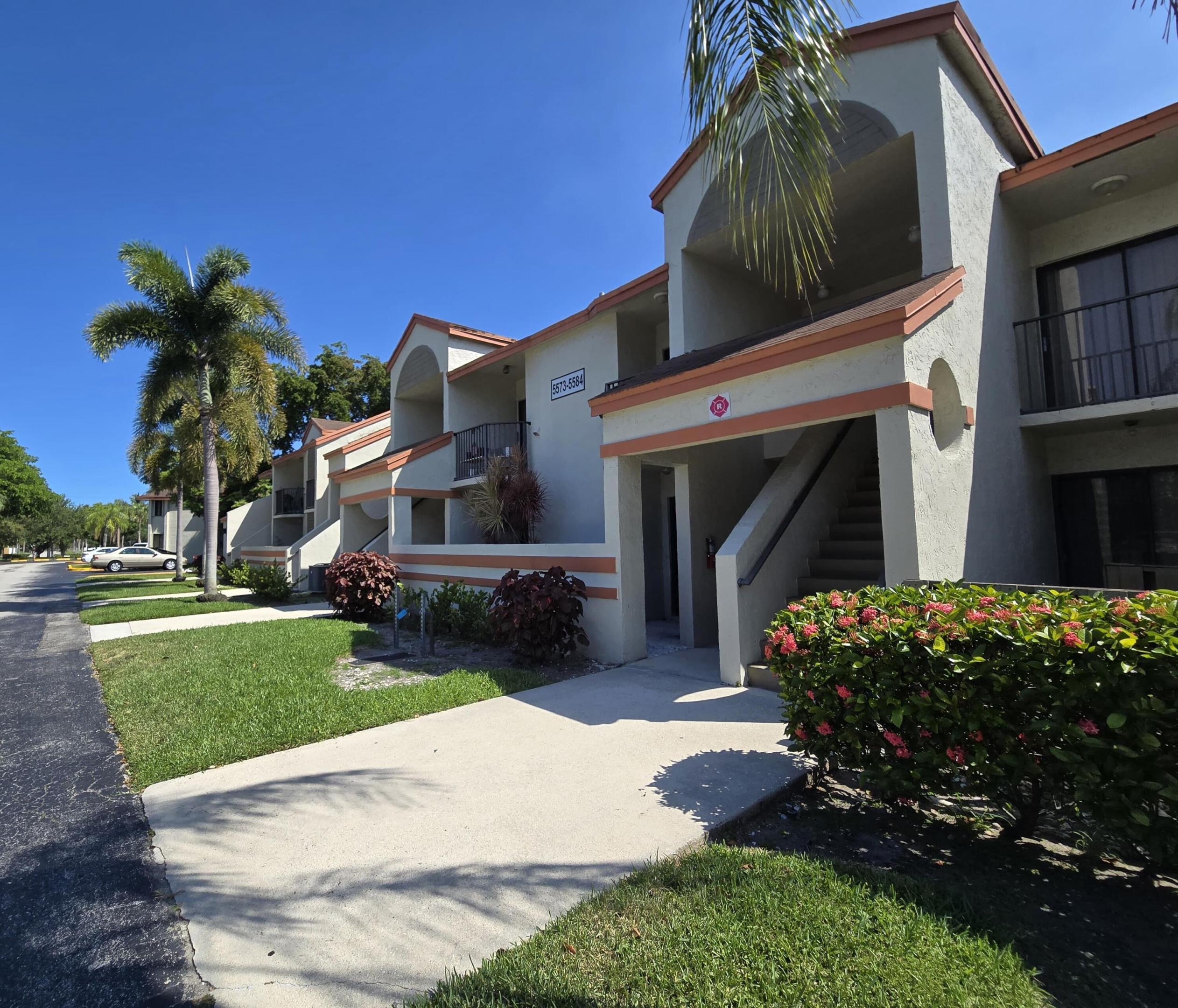 5577 Courtyard, Margate FL 33063