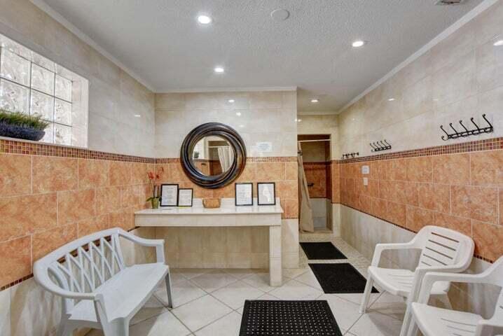 2724 Garden #207, Lake Worth FL 33461