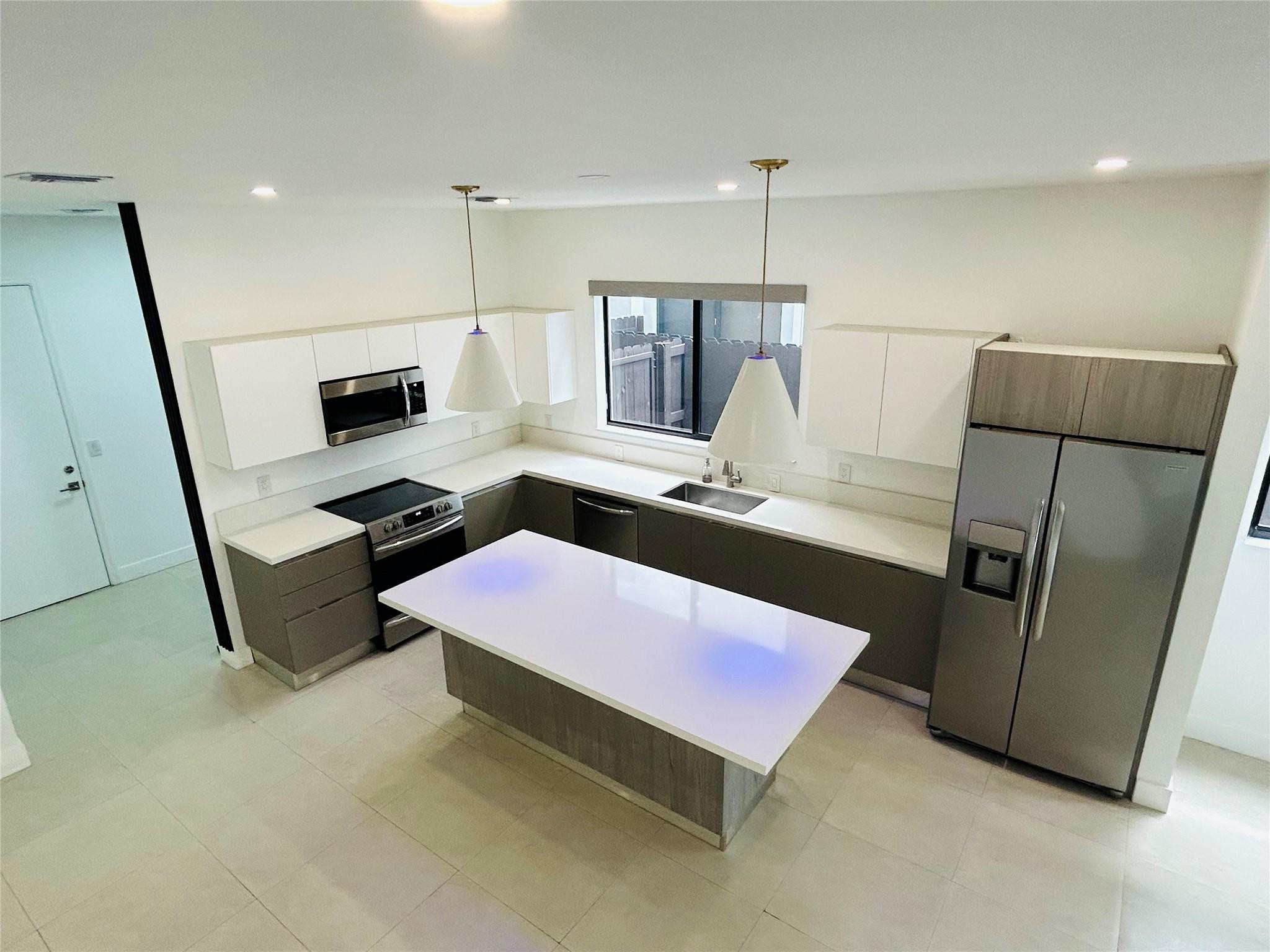 310 SW 9th #1, Fort Lauderdale FL 33315