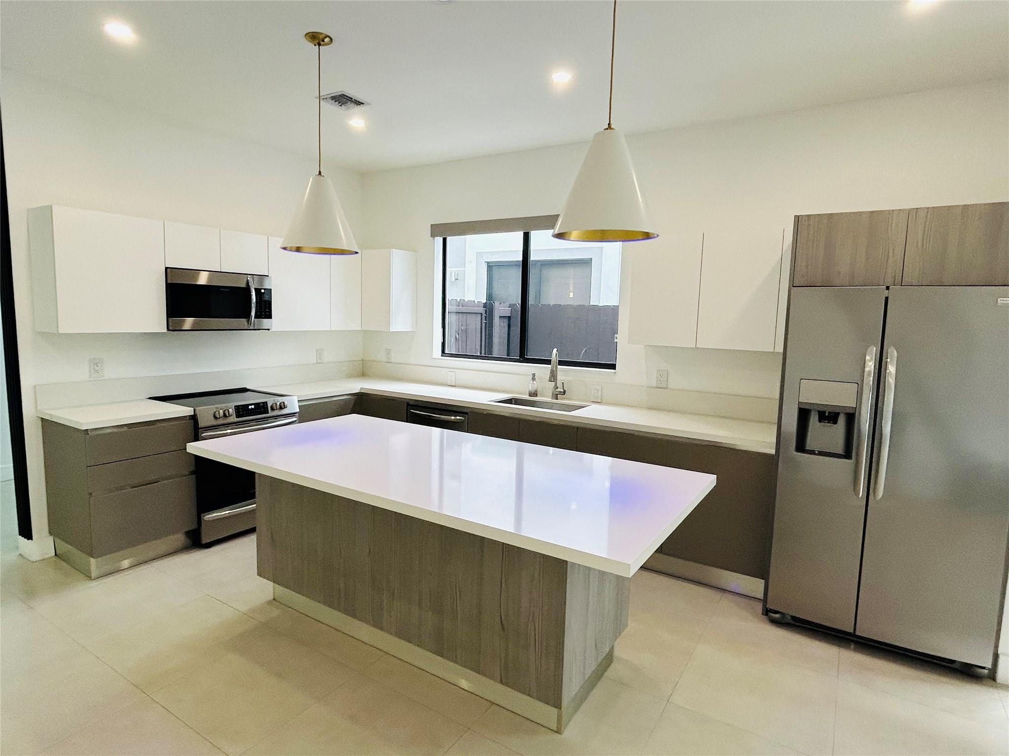 310 SW 9th #1, Fort Lauderdale FL 33315