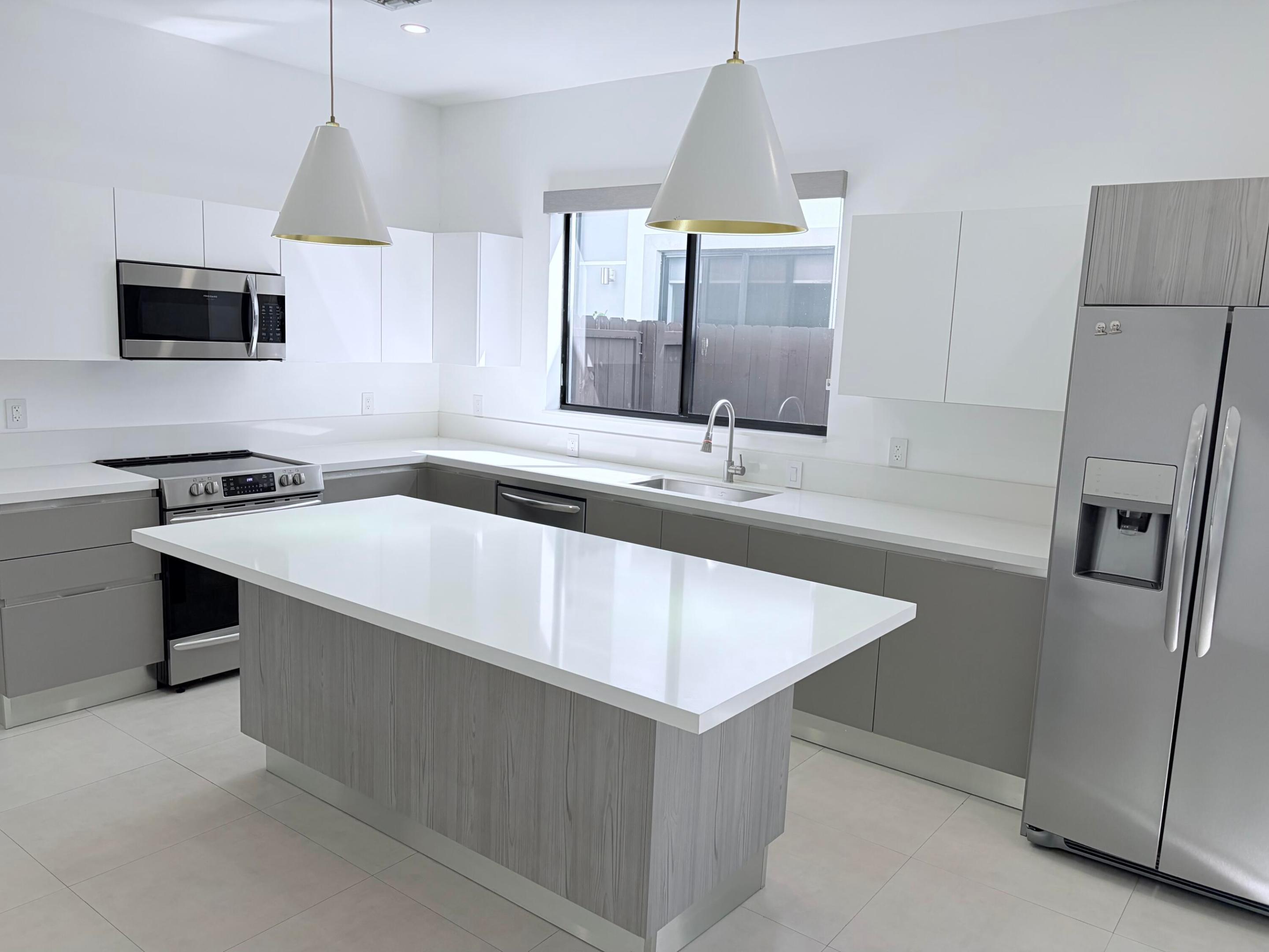 310 SW 9th #1, Fort Lauderdale FL 33315
