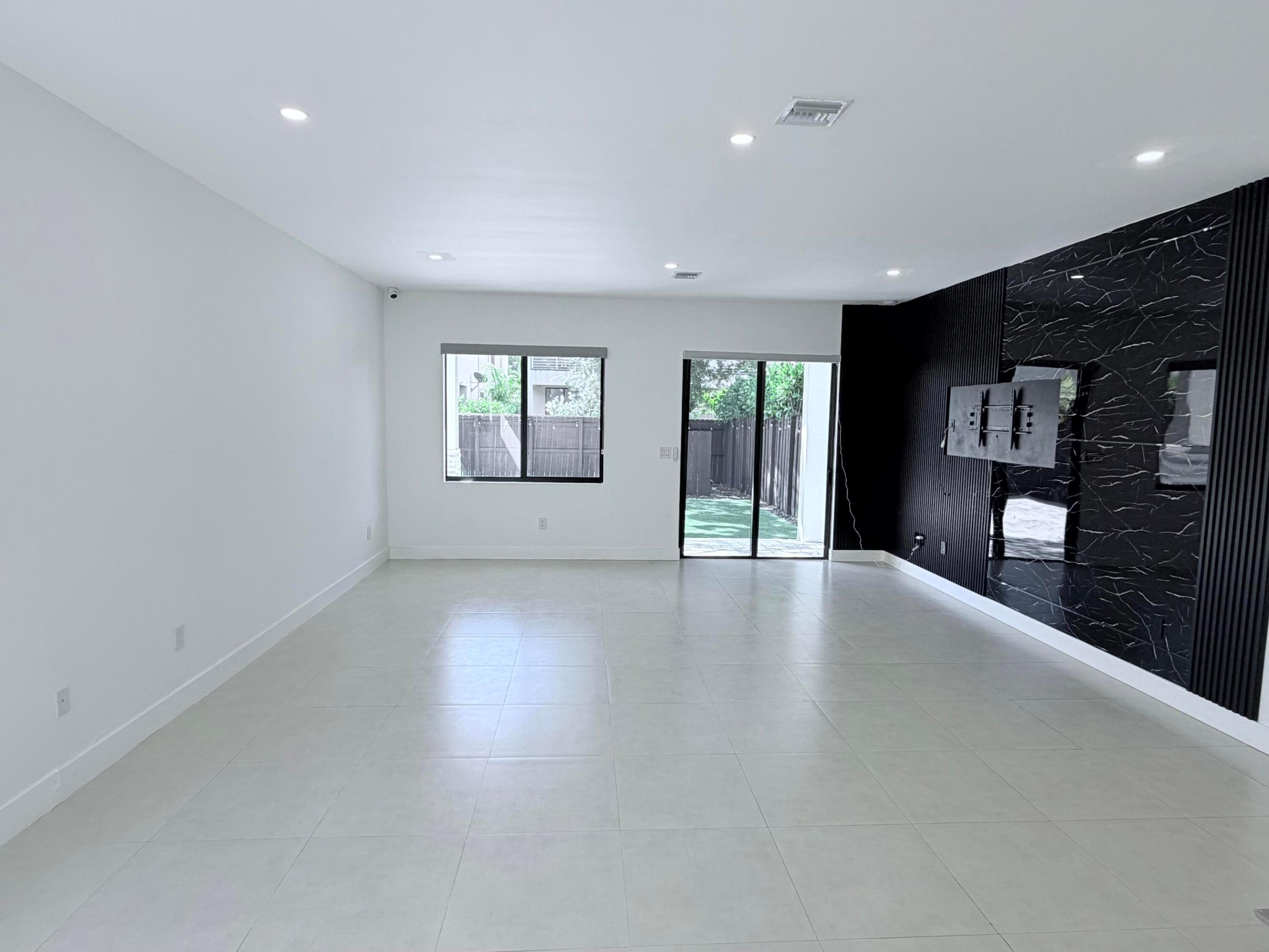 310 SW 9th #1, Fort Lauderdale FL 33315