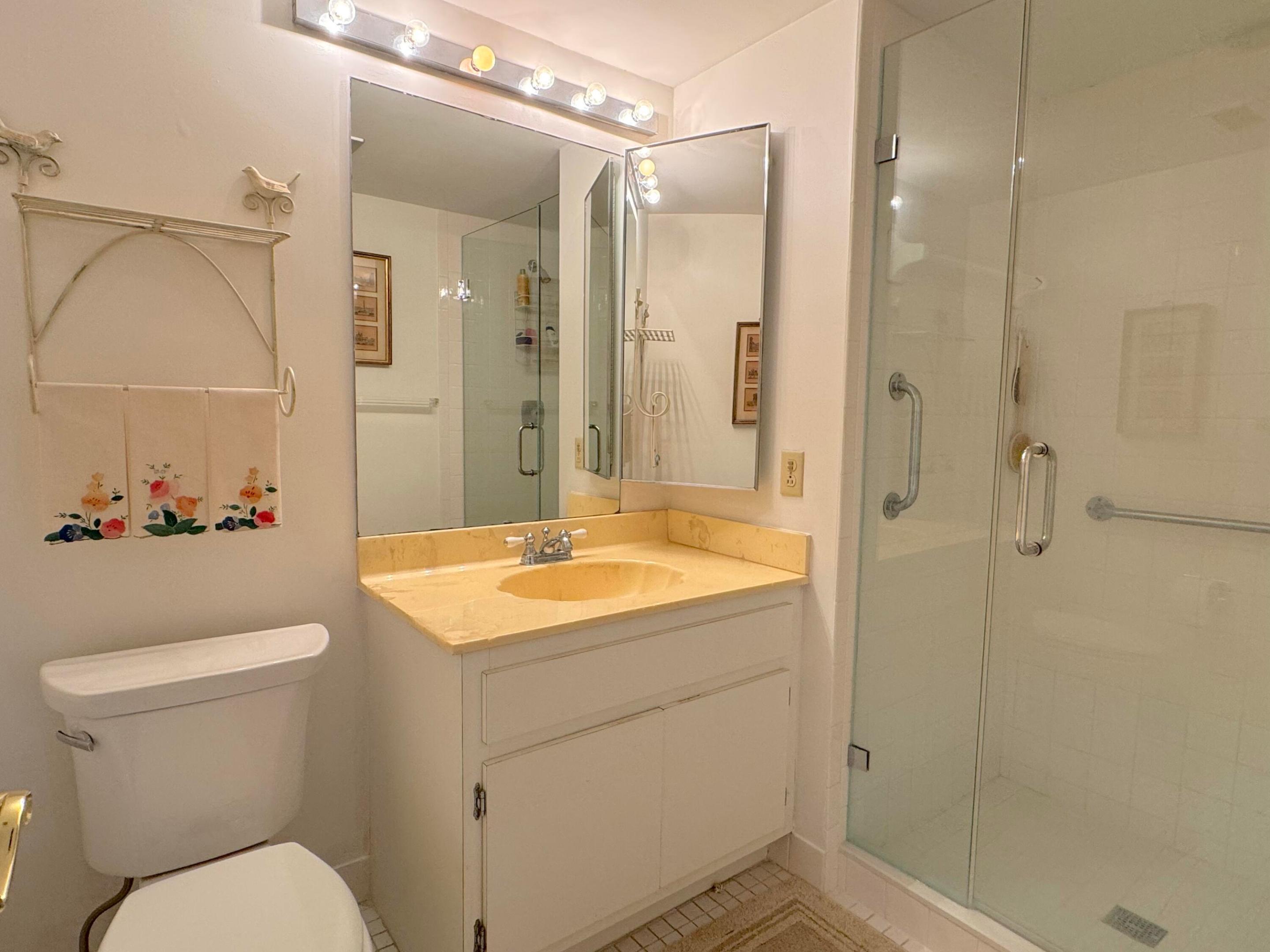 9 Stratford #B, Boynton Beach FL 33436