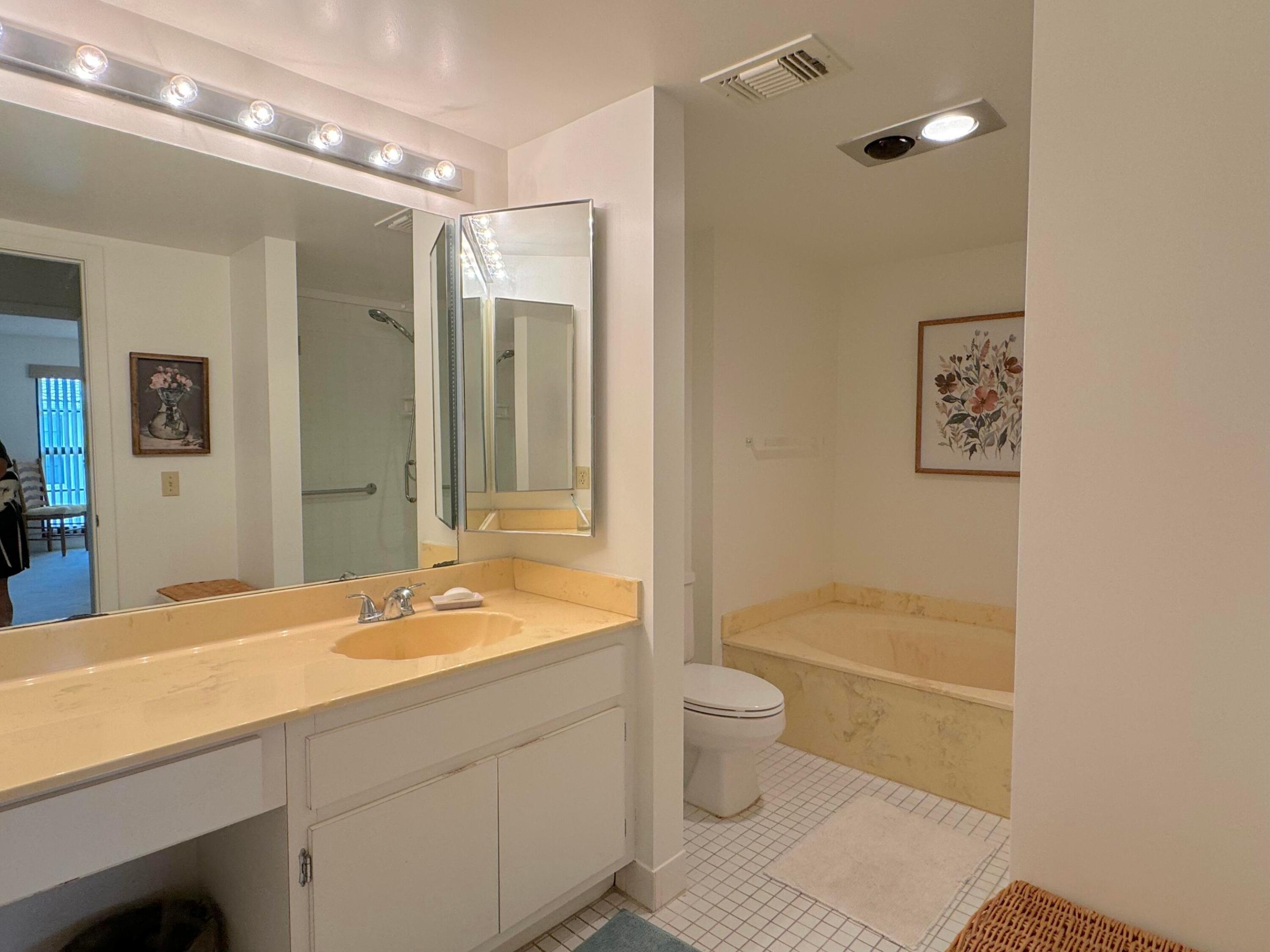 9 Stratford #B, Boynton Beach FL 33436