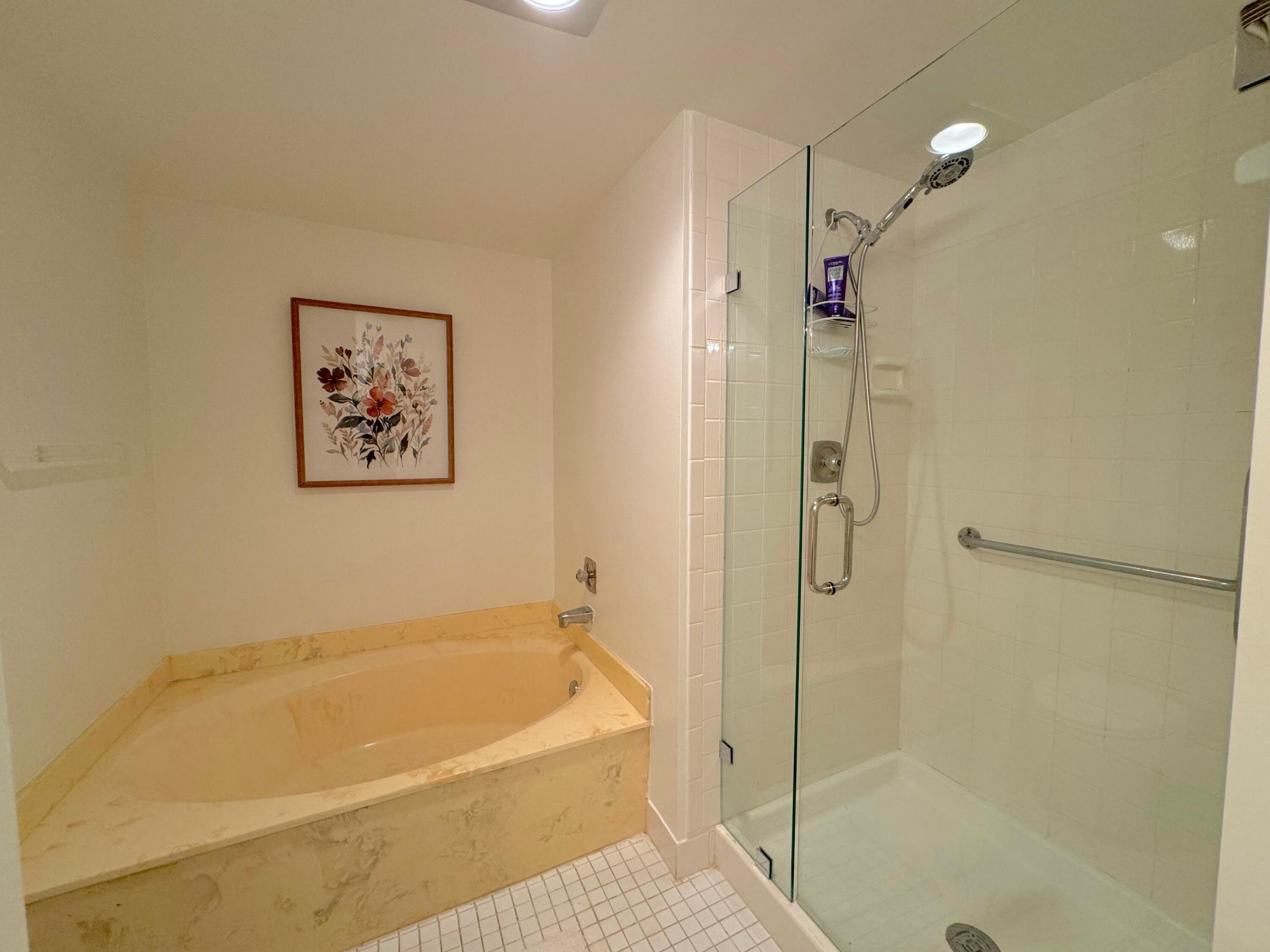 9 Stratford #B, Boynton Beach FL 33436