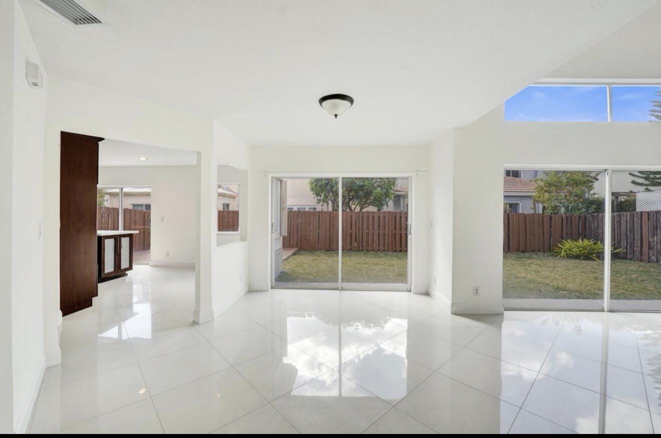 11208 Rhapsody, Hollywood FL 33026