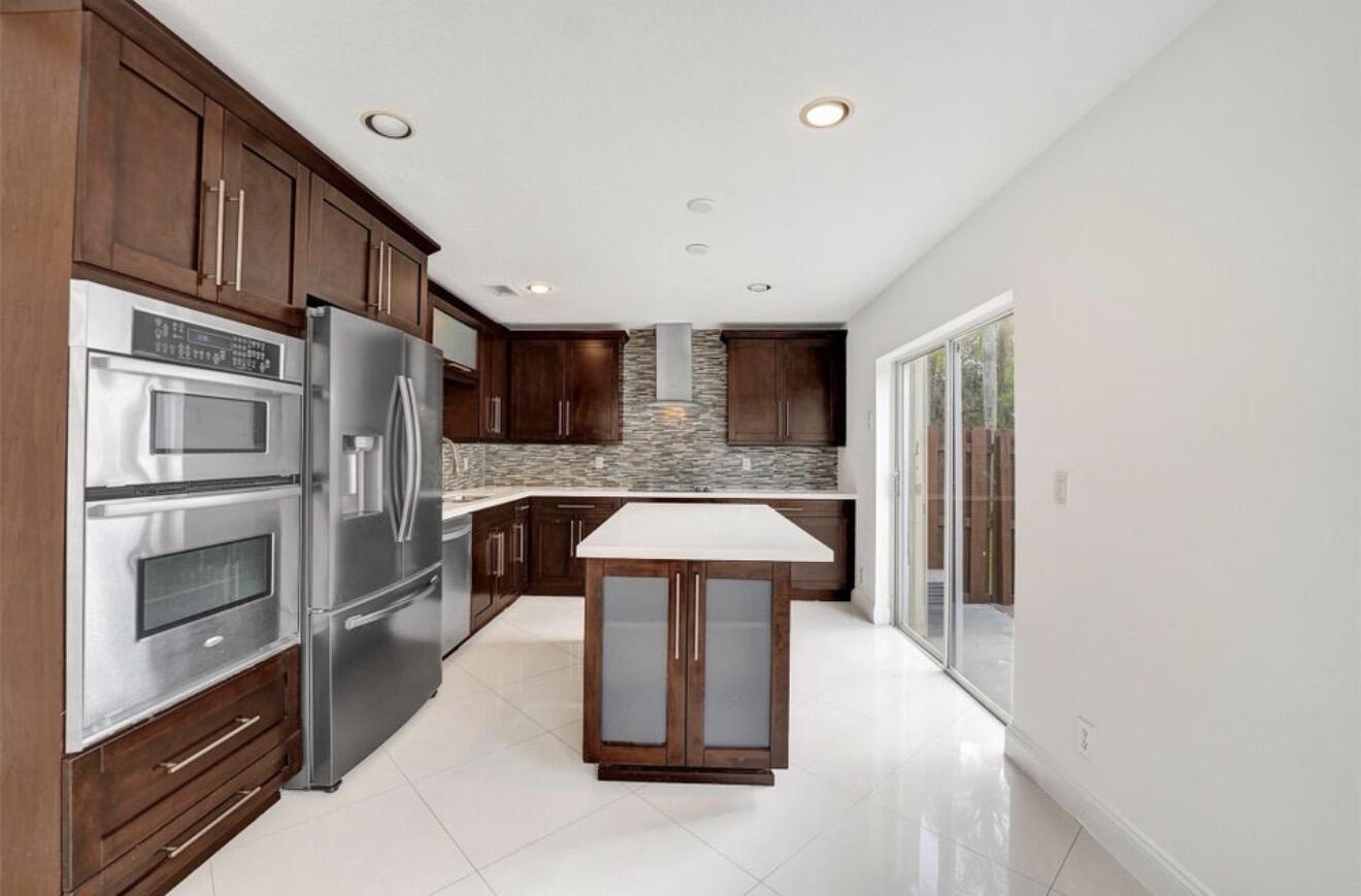 11208 Rhapsody, Hollywood FL 33026