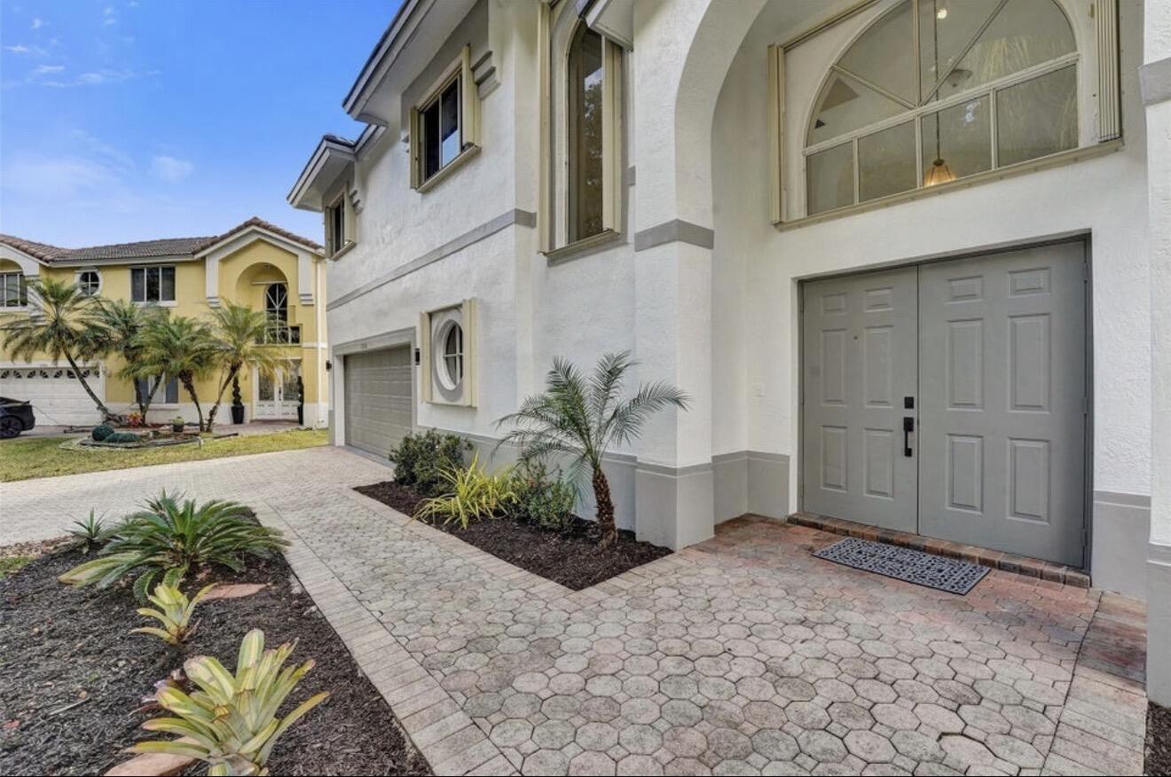 11208 Rhapsody, Hollywood FL 33026