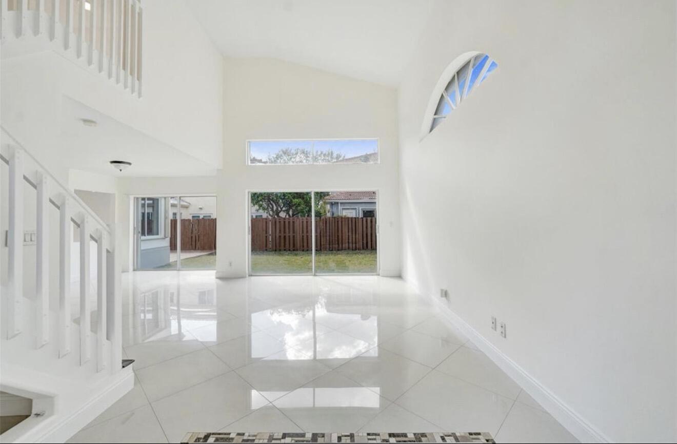 11208 Rhapsody, Hollywood FL 33026