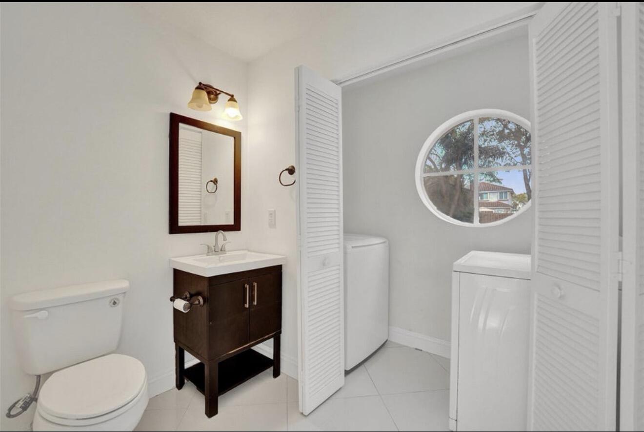 11208 Rhapsody, Hollywood FL 33026