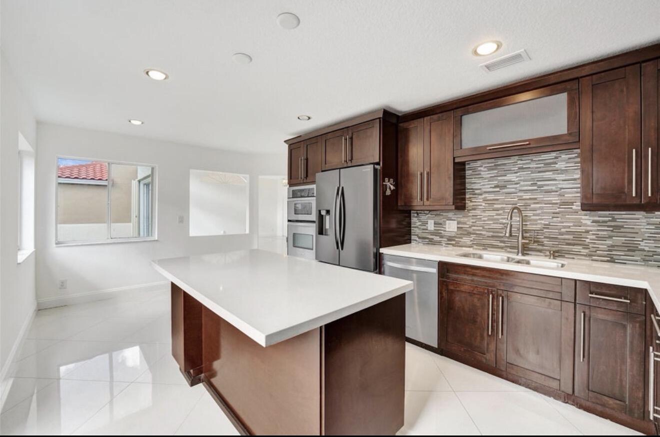 11208 Rhapsody, Hollywood FL 33026