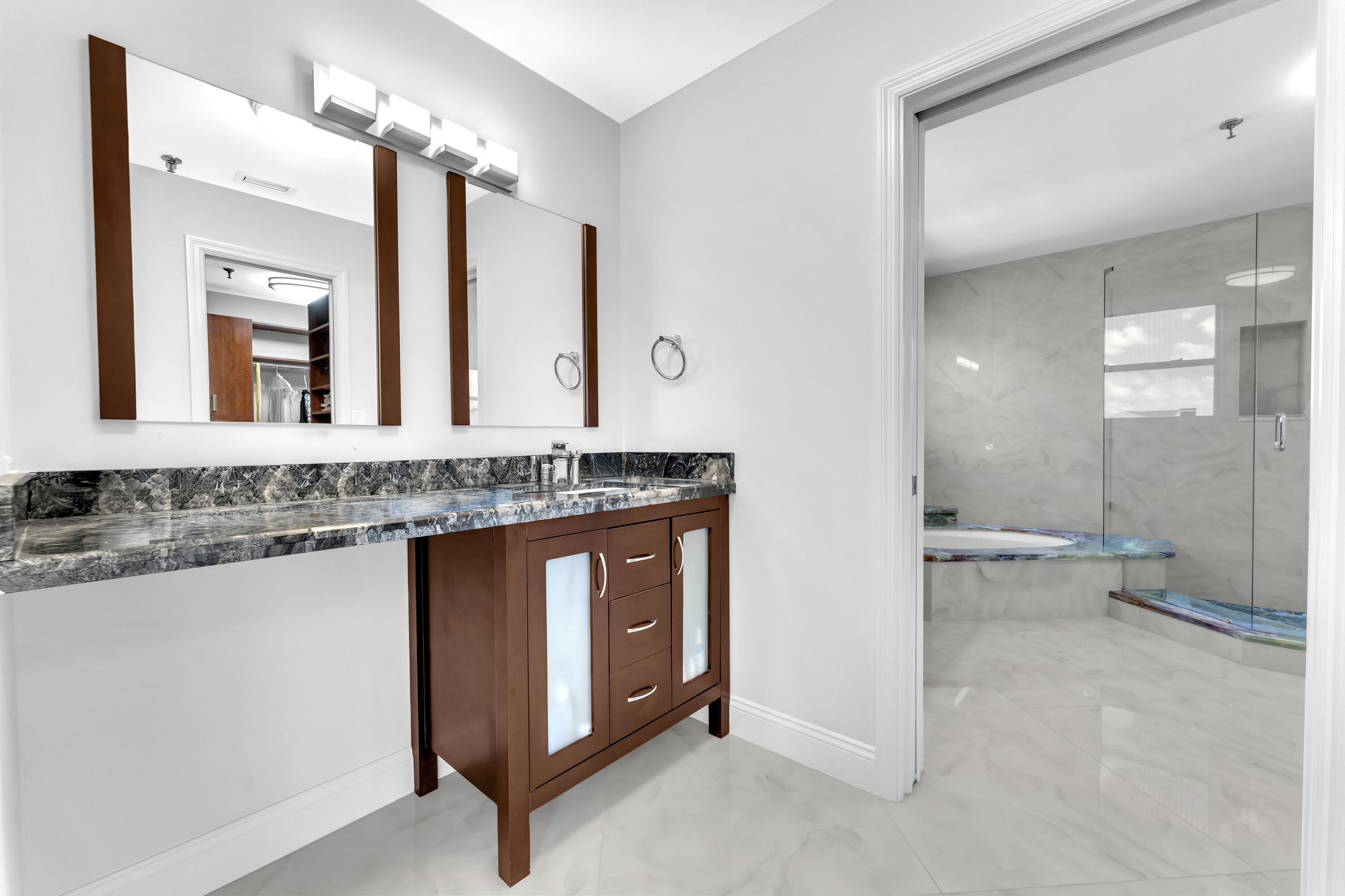 7578 Regency Lake #802, Boca Raton FL 33433