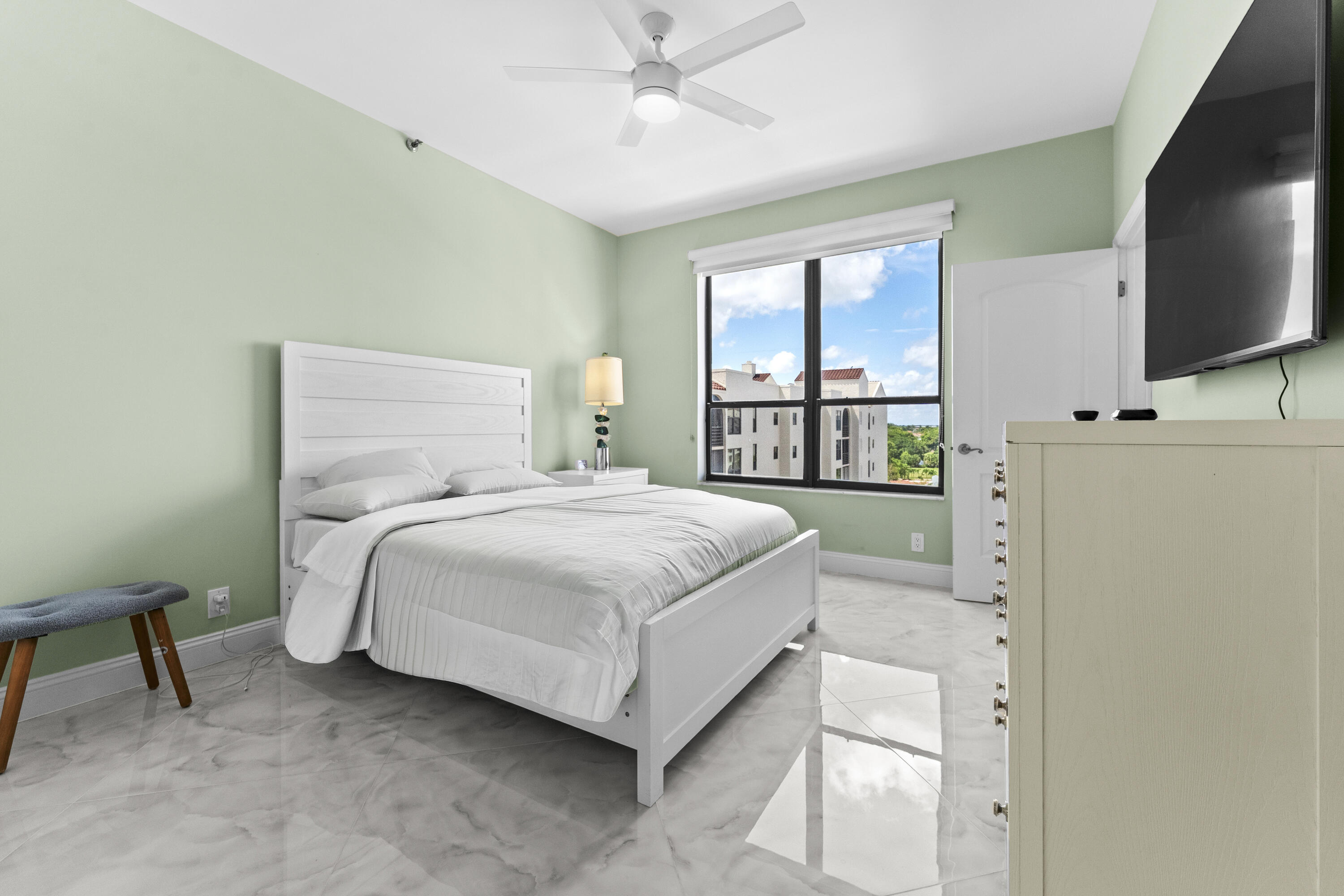 7578 Regency Lake #802, Boca Raton FL 33433