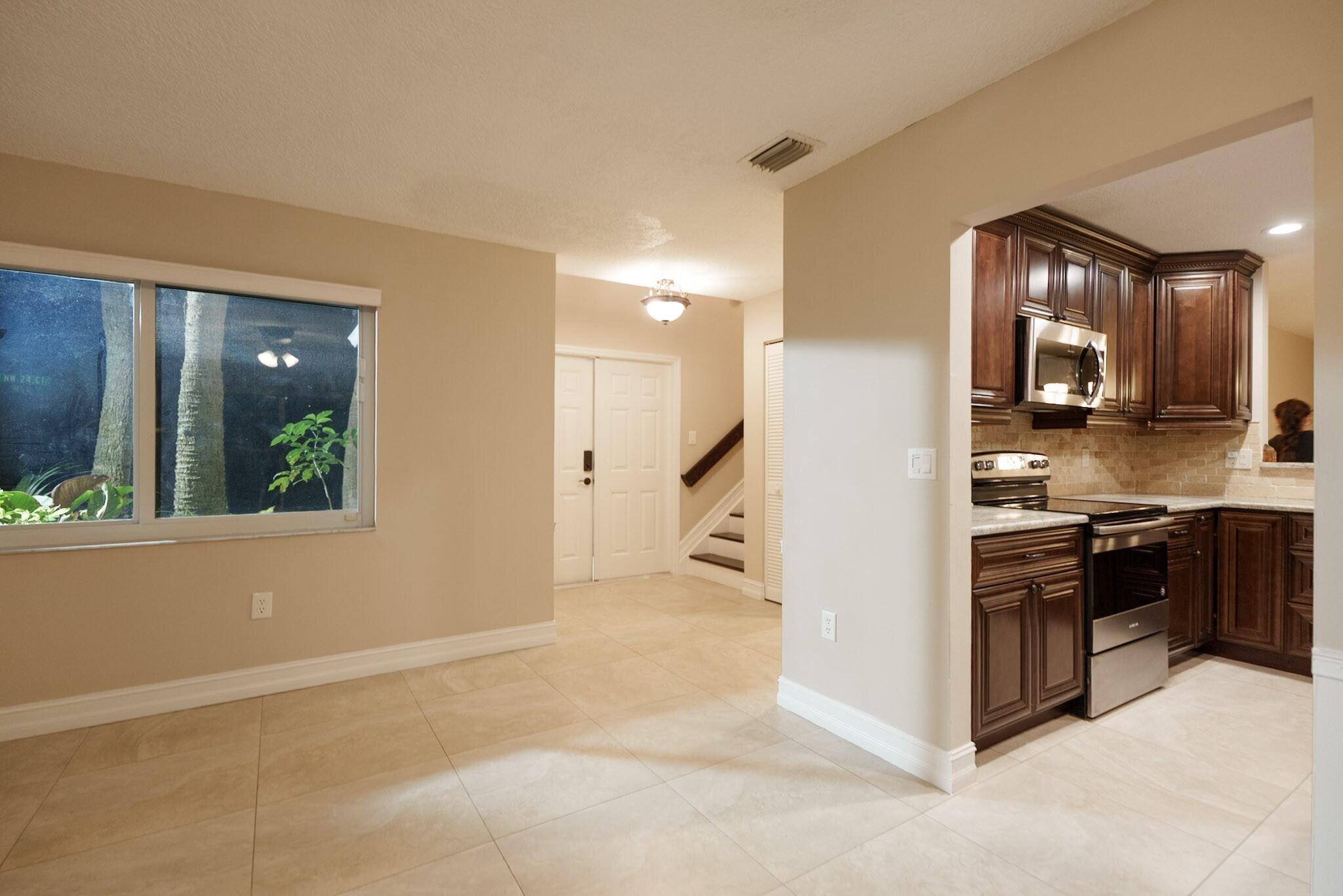 7251 NW 24th, Margate FL 33063