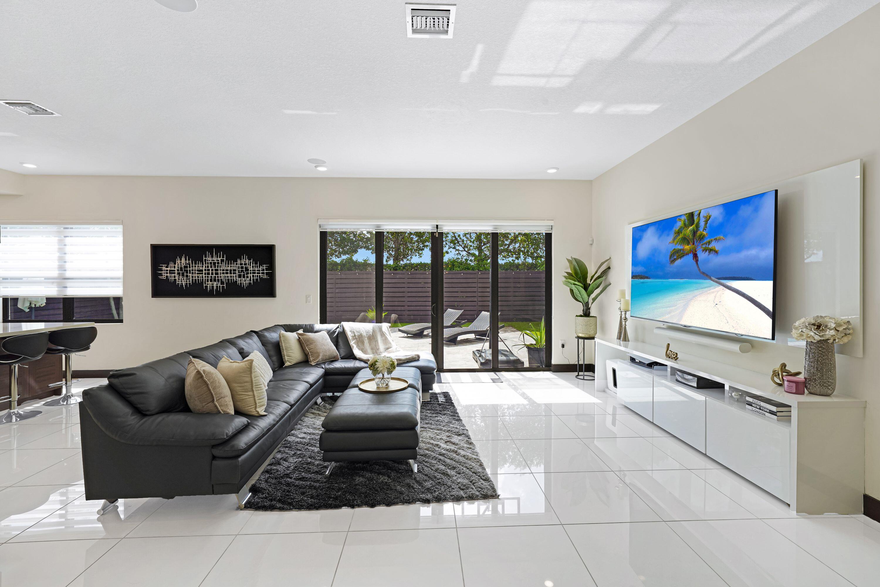 15451 NW 88th, Miami Lakes FL 33018