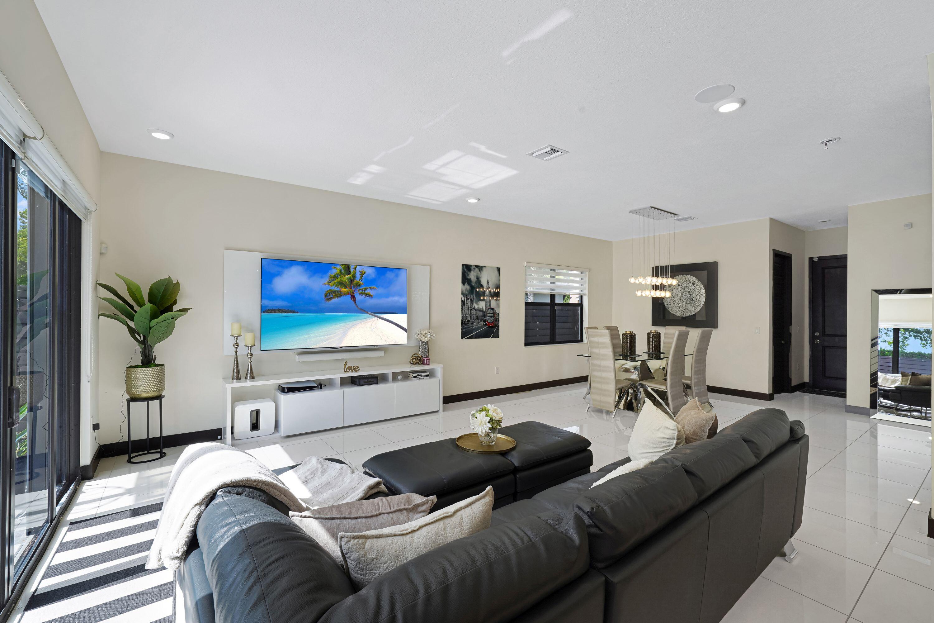 15451 NW 88th, Miami Lakes FL 33018