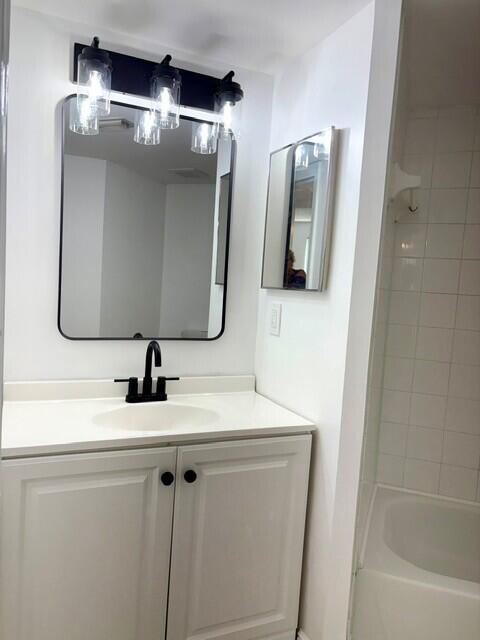 100 Crestwood #108, Royal Palm Beach FL 33411