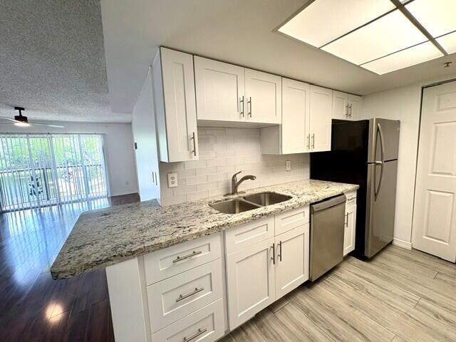 100 Crestwood #108, Royal Palm Beach FL 33411