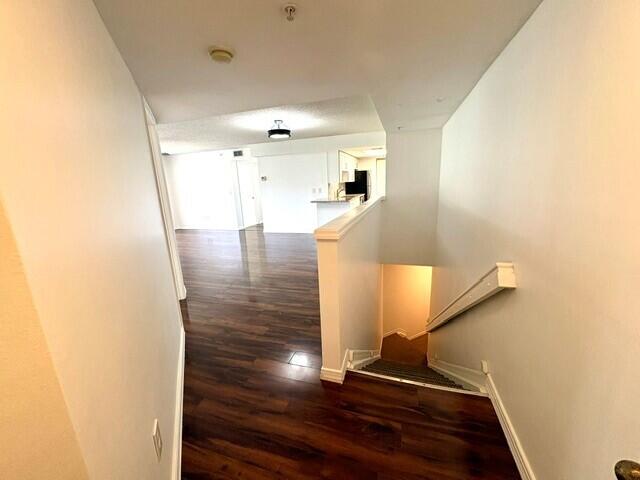 100 Crestwood #108, Royal Palm Beach FL 33411