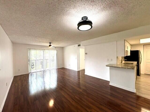 100 Crestwood #108, Royal Palm Beach FL 33411
