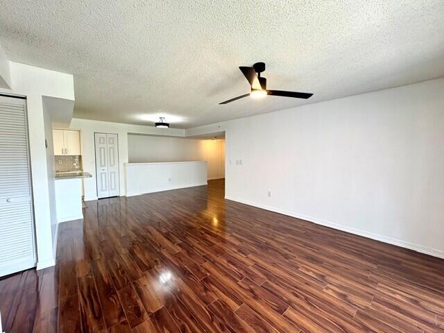 100 Crestwood #108, Royal Palm Beach FL 33411