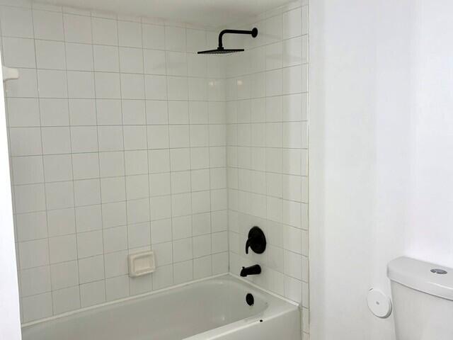 100 Crestwood #108, Royal Palm Beach FL 33411
