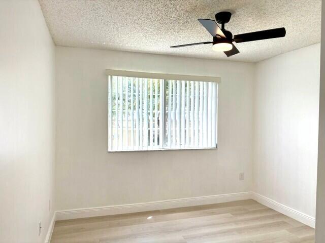 100 Crestwood #108, Royal Palm Beach FL 33411