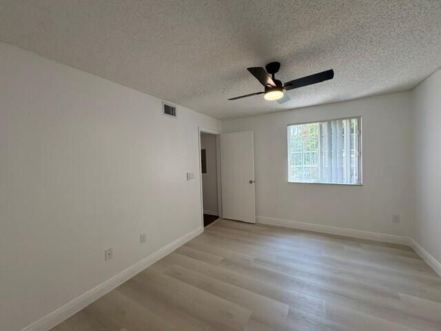 100 Crestwood #108, Royal Palm Beach FL 33411